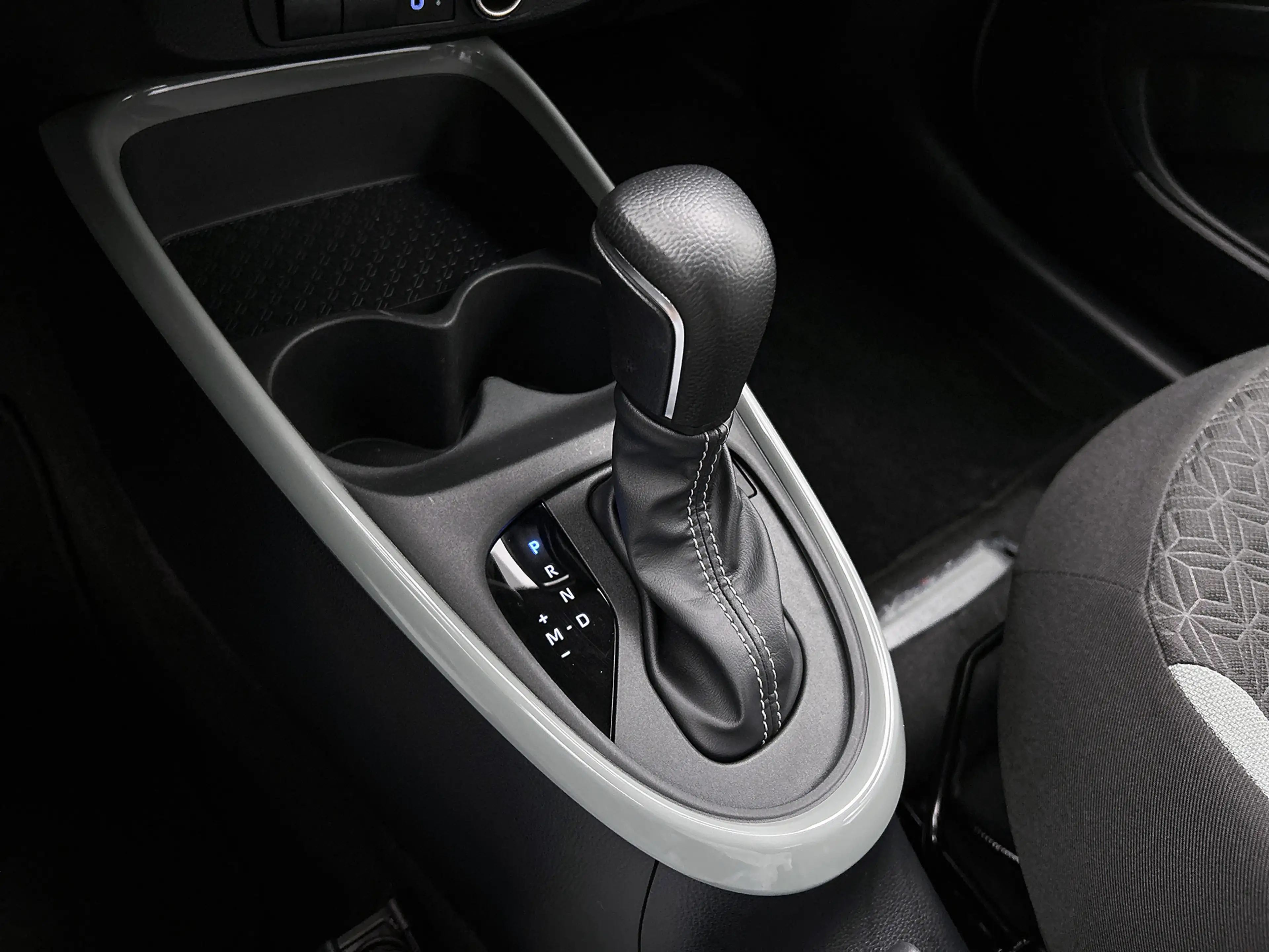 Toyota Aygo X 1.0 VVT-i S-CVT Pulse + | BTW Voertuig | Parkeerse — photo 12