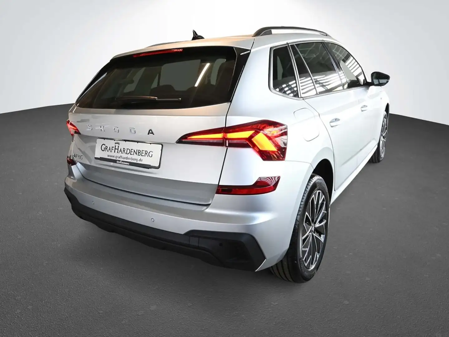 Skoda Kamiq 1.0 TSI DSG Tour Silber - 2