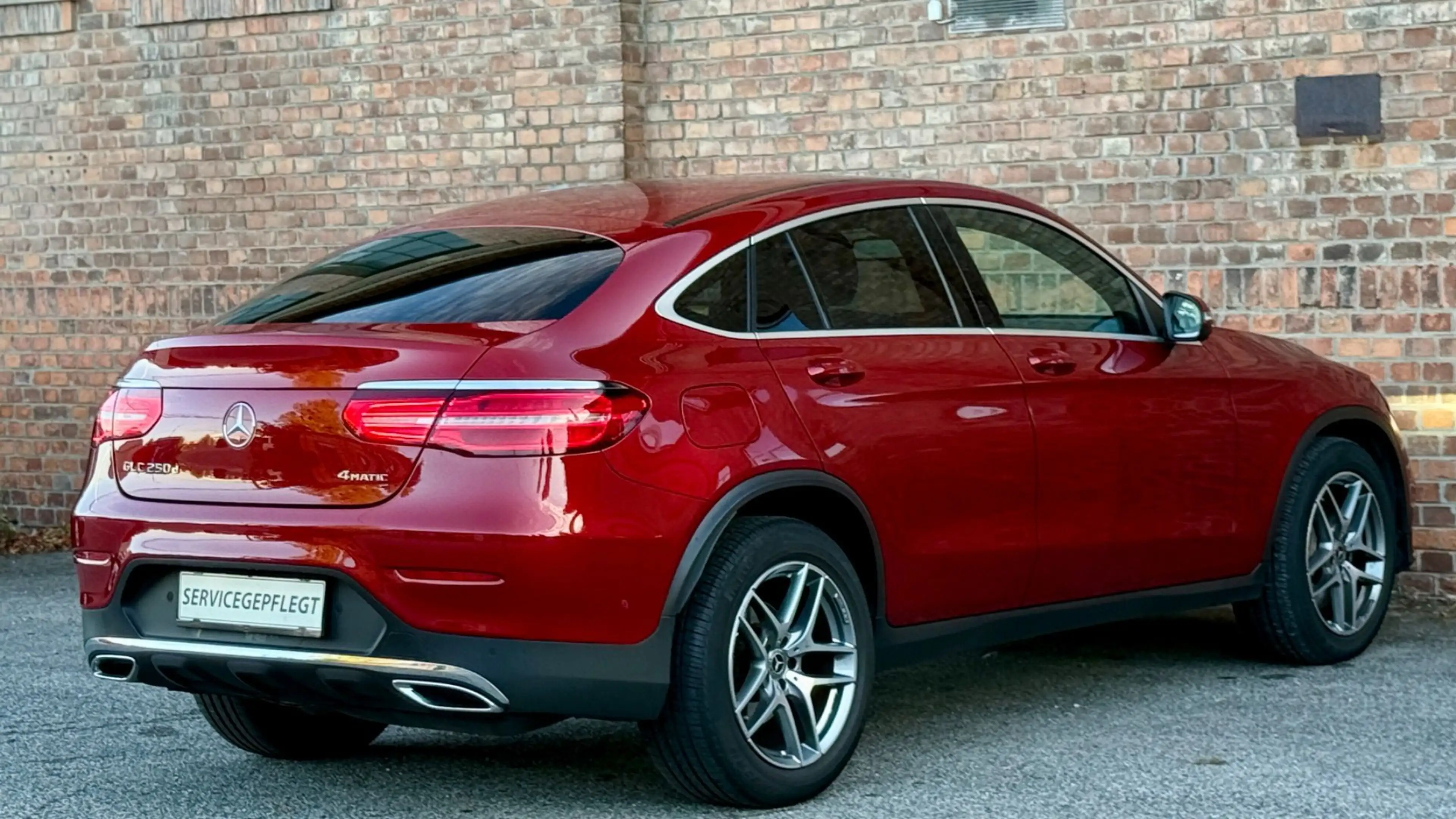 Mercedes-Benz GLC 250 d Coupe AMG Line *Viele-Extras +Servicegepflegt 4 — photo 5