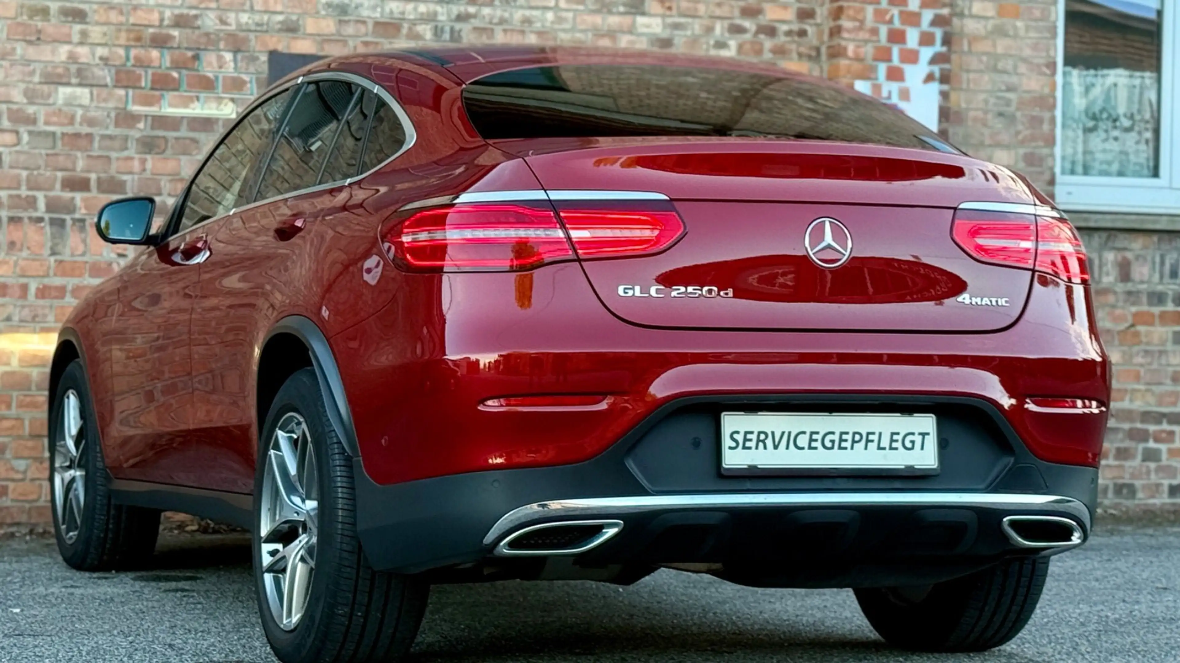 Mercedes-Benz GLC 250 d Coupe AMG Line *Viele-Extras +Servicegepflegt 4 — photo 8