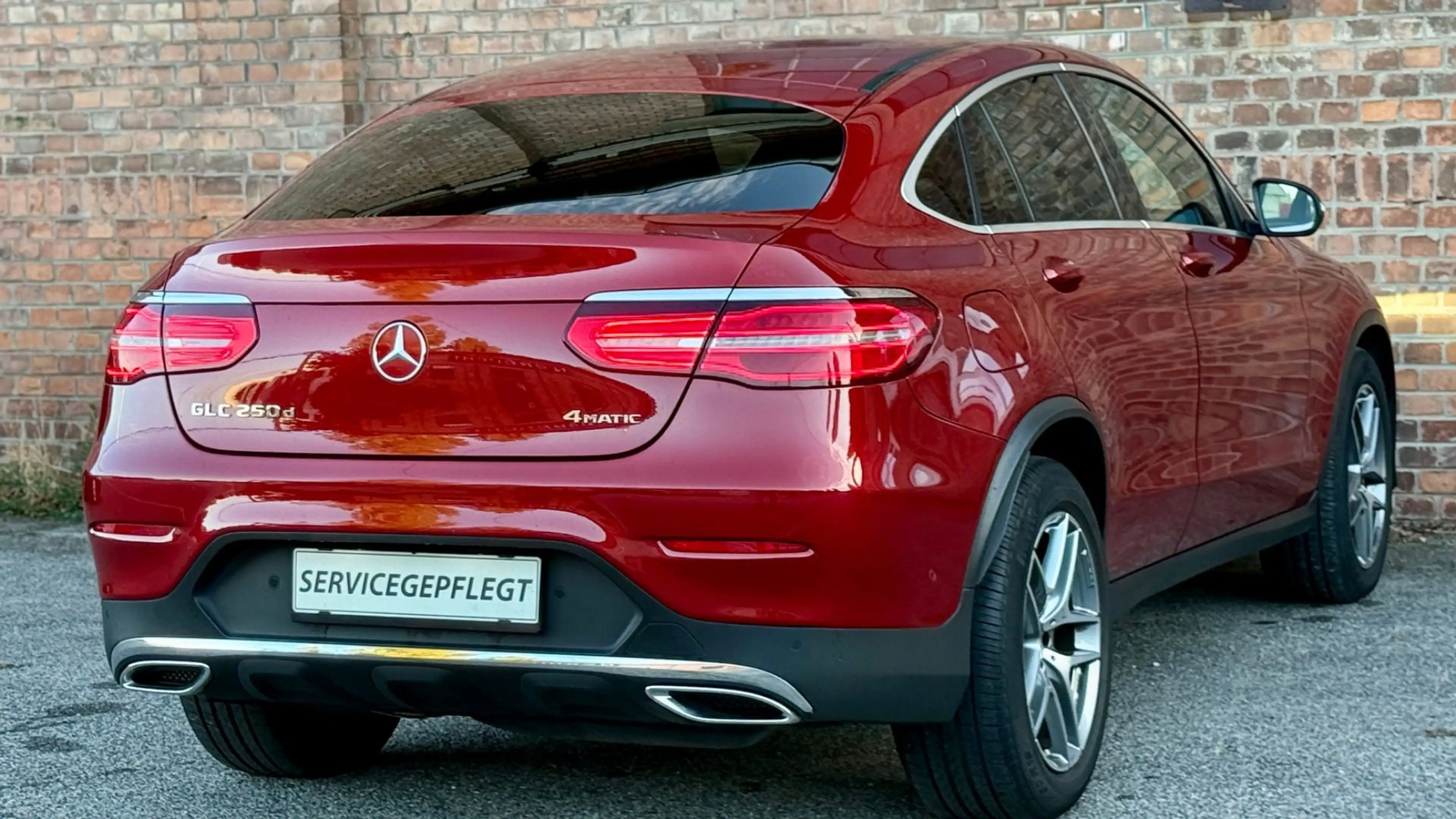 Mercedes-Benz GLC 250 d Coupe AMG Line *Viele-Extras +Servicegepflegt 4 — photo 6
