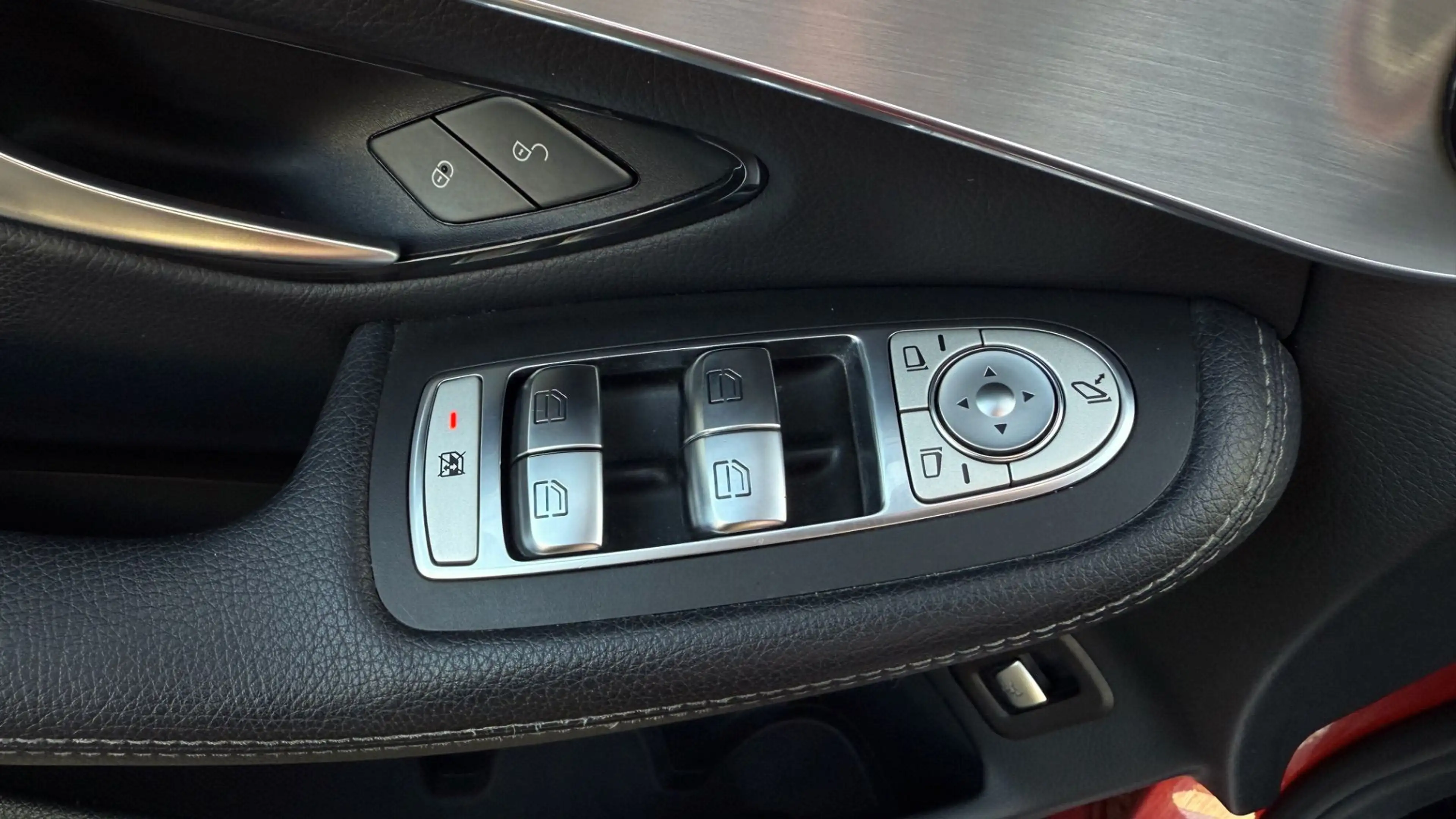 Mercedes-Benz GLC 250 d Coupe AMG Line *Viele-Extras +Servicegepflegt 4 — photo 12