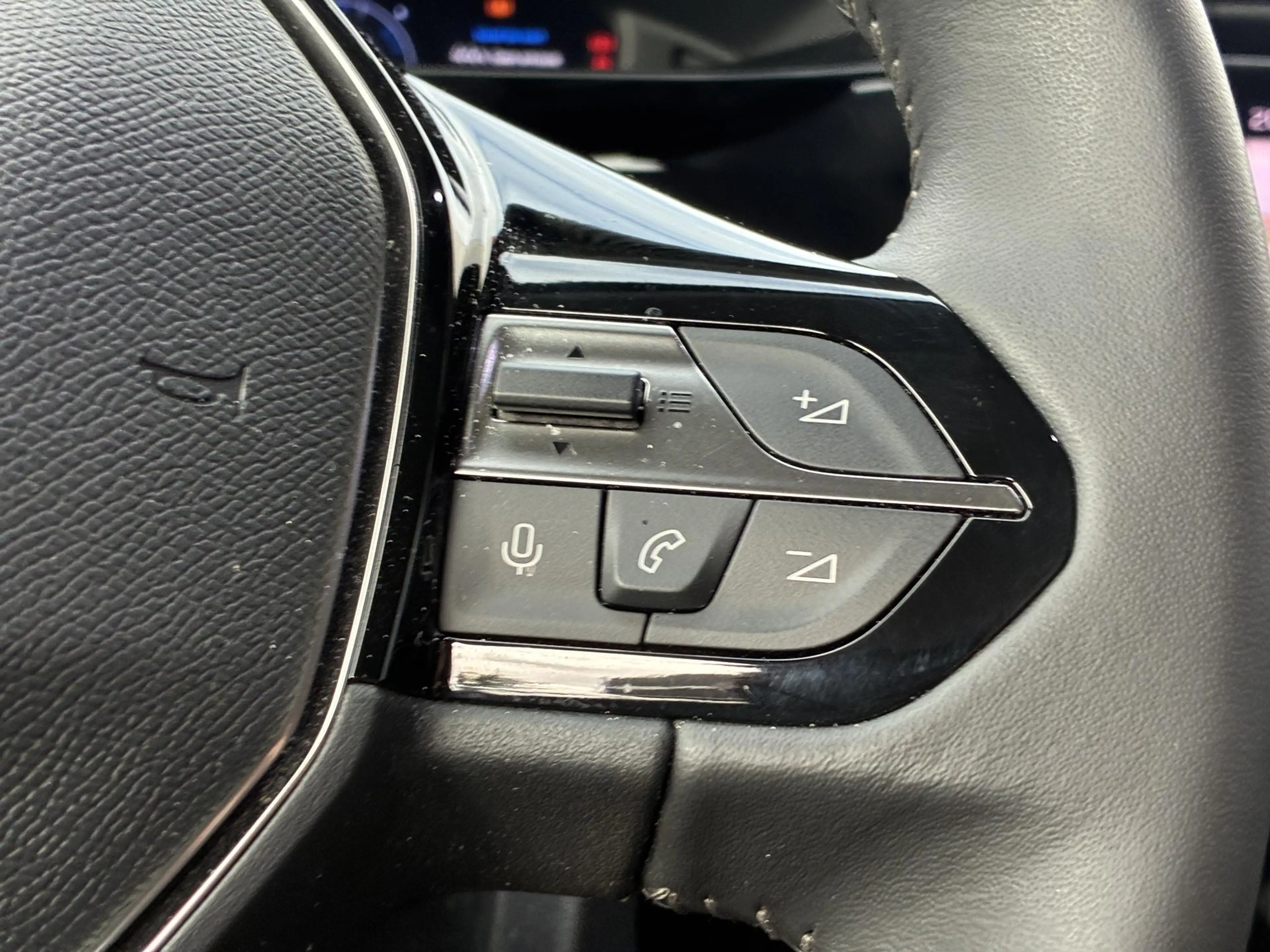 Peugeot 308 SW 1.6 HYbrid 180 Allure Pack Business | Mirror sc — photo 13