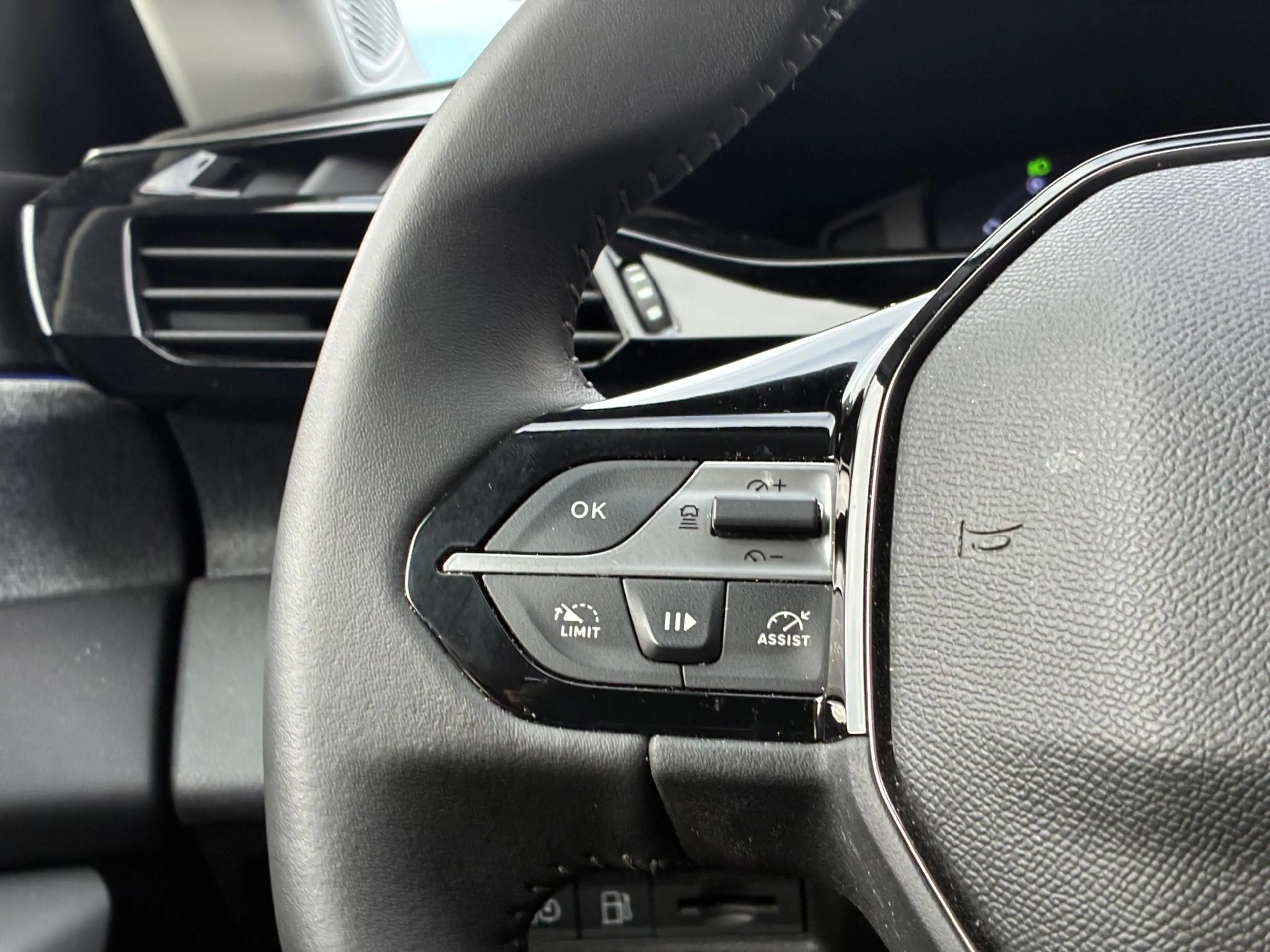 Peugeot 308 SW 1.6 HYbrid 180 Allure Pack Business | Mirror sc — photo 12