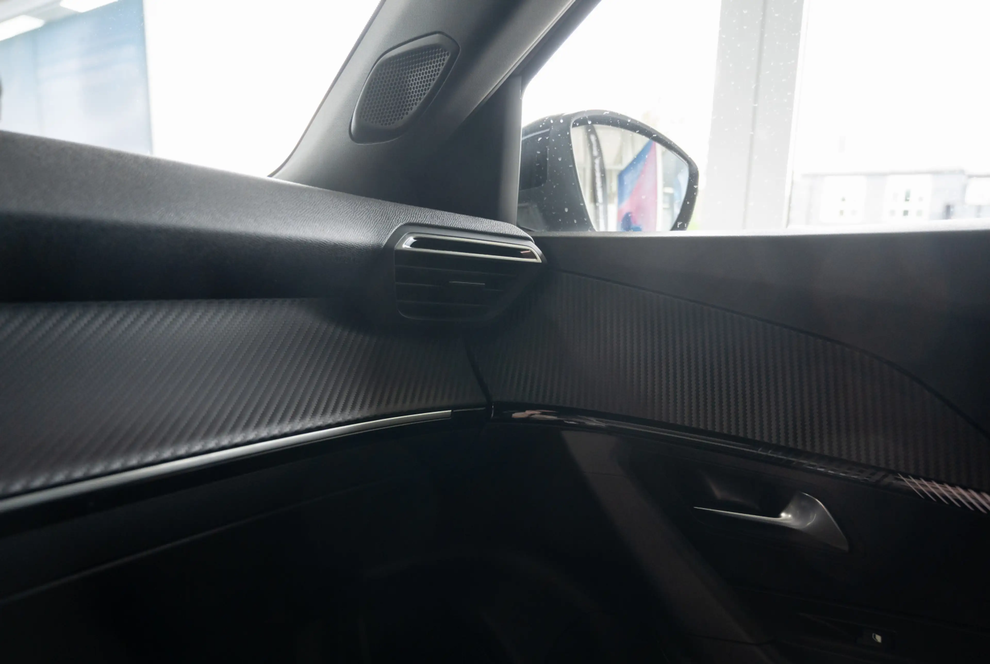 Peugeot 2008 Allure 1.2 Hybrid 145 e-DSC6 *360°KAMERA*GRIP-CONTROL* — photo 11