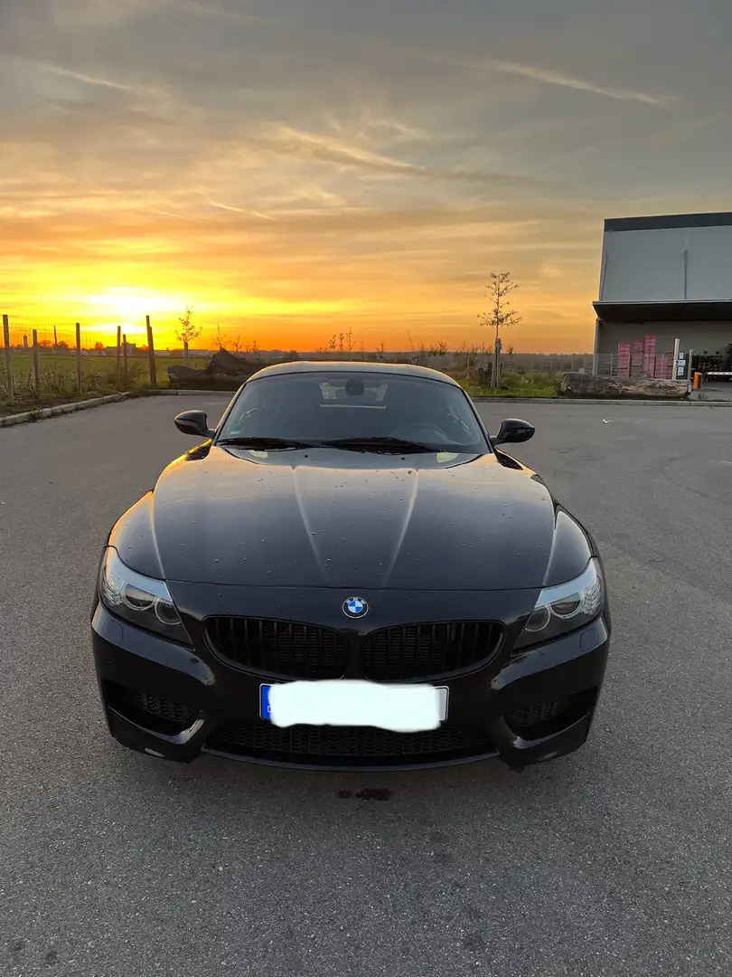 BMW Z4 sDrive20i - M-Paket Чорний - 2