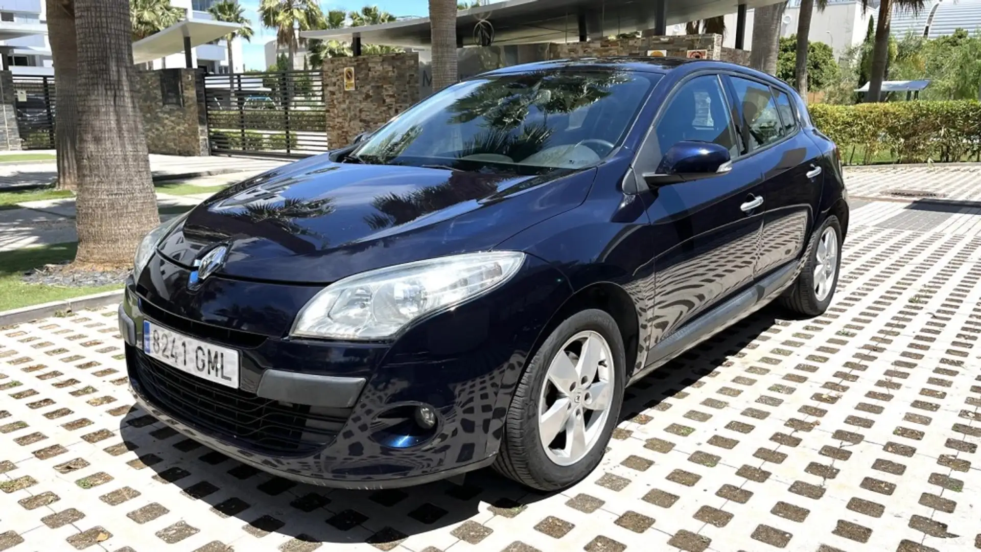 Renault Megane 2.0 Dynamique 140 CVT Синій - 2