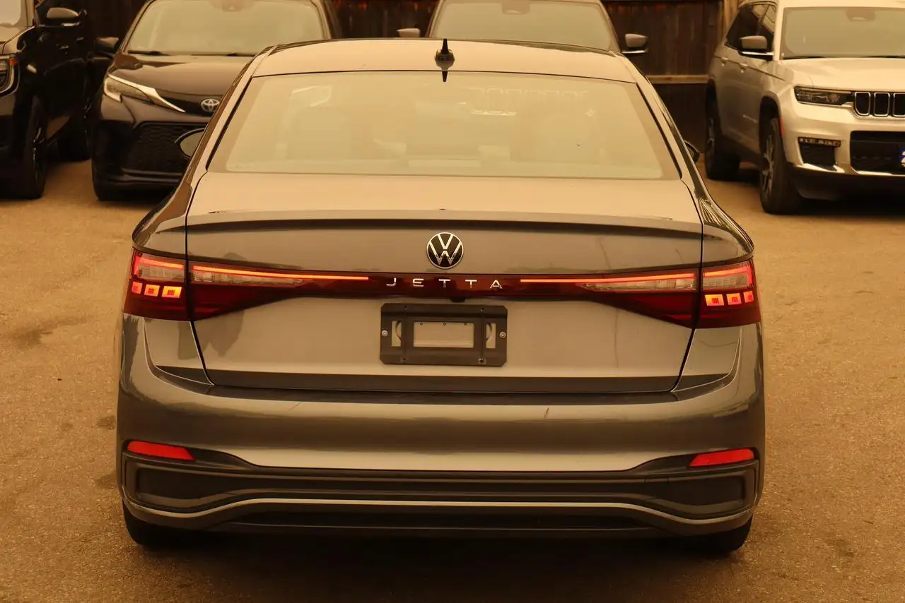 Volkswagen Jetta снимка Volkswagen Jetta