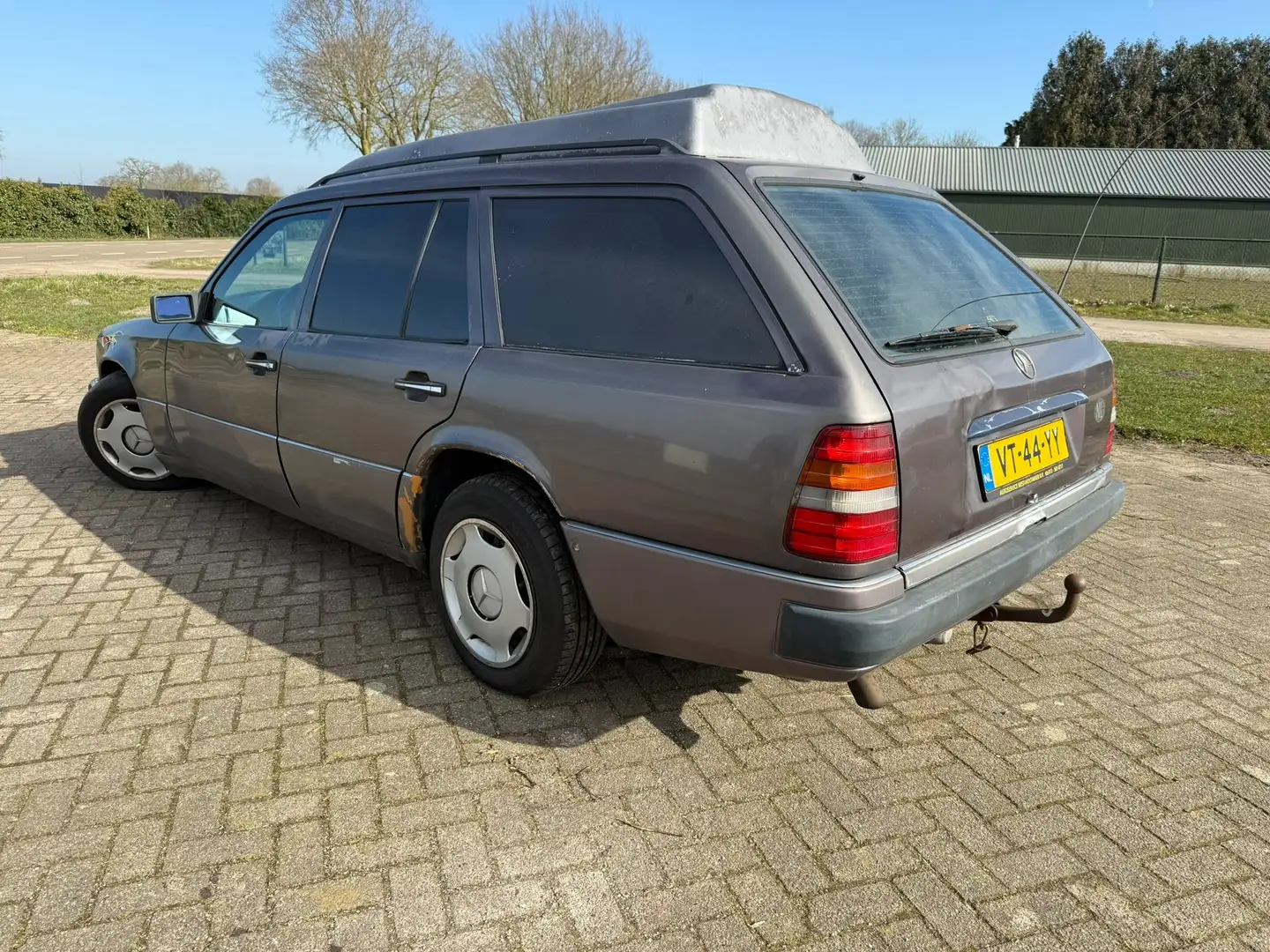 Mercedes-Benz 250 250 TD - 2