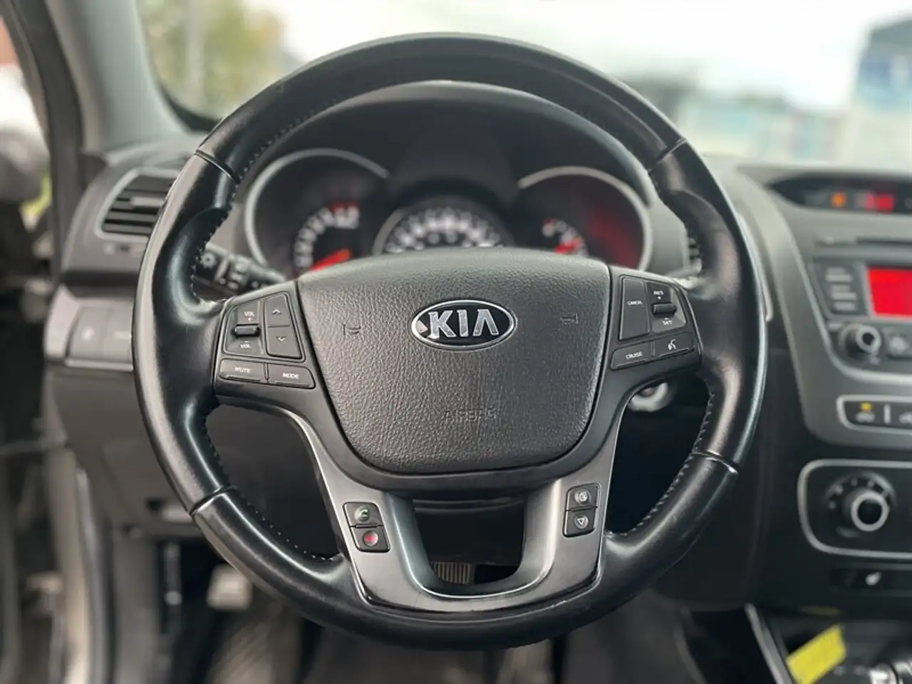 Kia Sorento снимка Kia Sorento