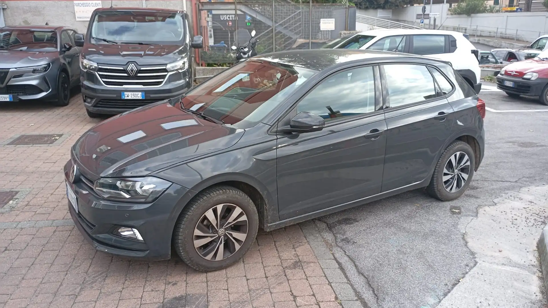 Volkswagen Polo Polo VI 2017 5p 1.0 tsi Comfortline 95cv Grigio - 2