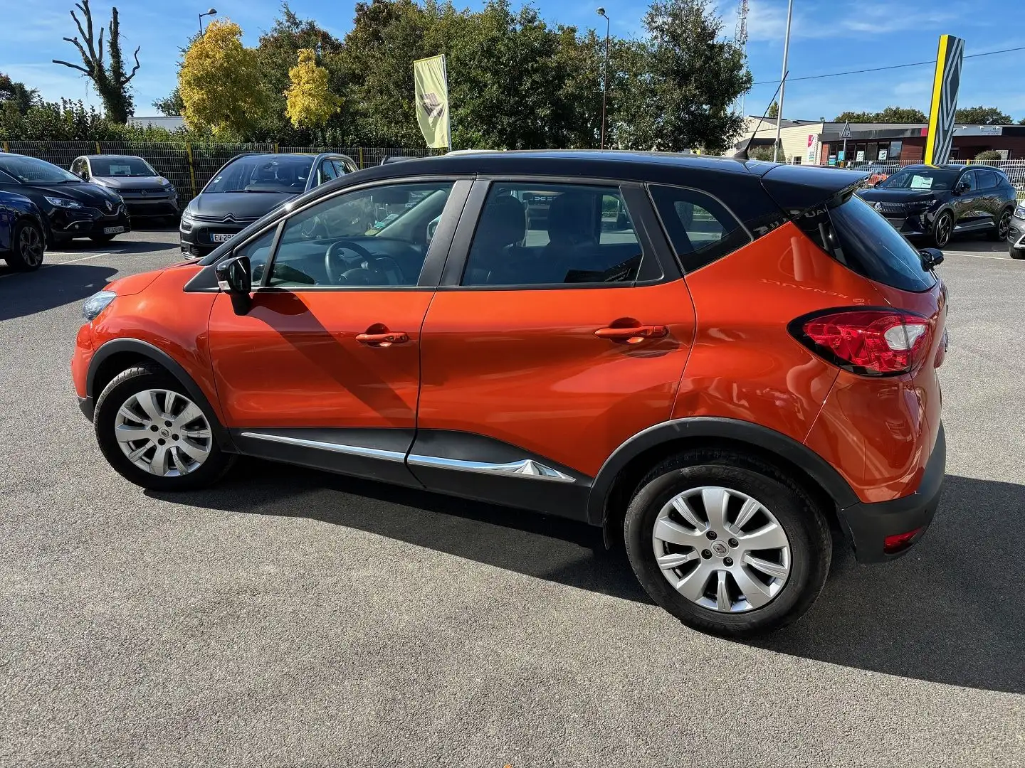 Renault Captur 1.5 DCI 90CH STOP\u0026START ENERGY ZEN ECO² Orange - 2