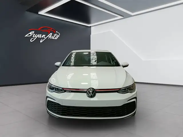 Volkswagen Golf view 3
