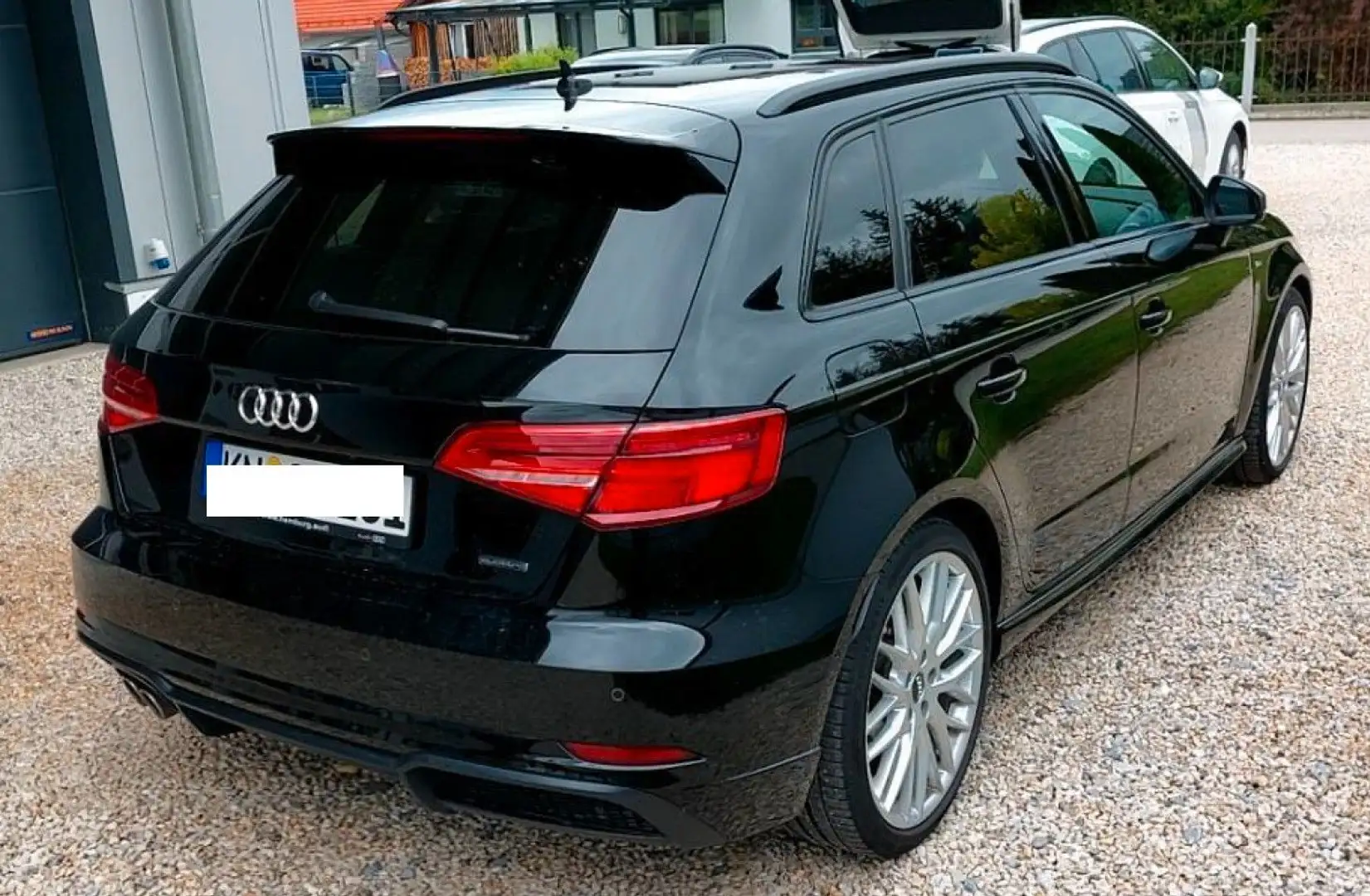Audi A3 Sportback 40 TDI quattro S-Line *1.Hd*Matrix* Schwarz - 2
