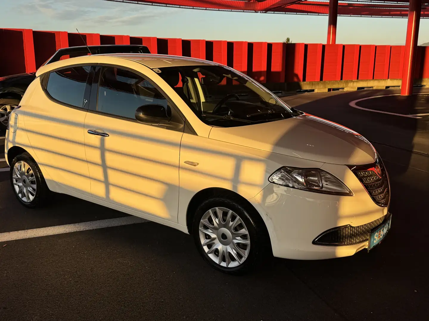 Lancia Ypsilon Elefantino Silver Weiß - 2