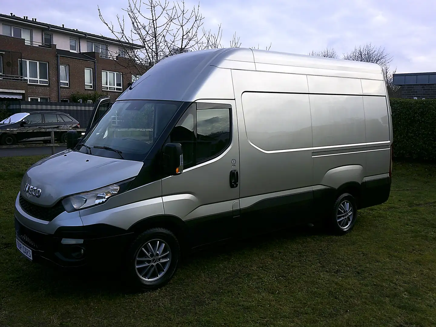 Iveco Daily GKa 35 S ... V Radstand 3520 L Grau - 2