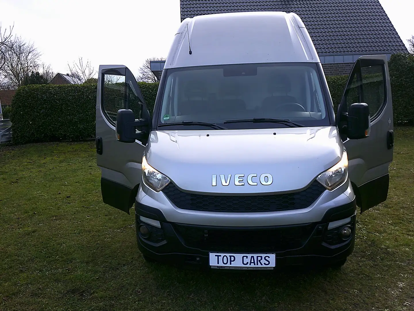 Iveco Daily GKa 35 S ... V Radstand 3520 L Grau - 1
