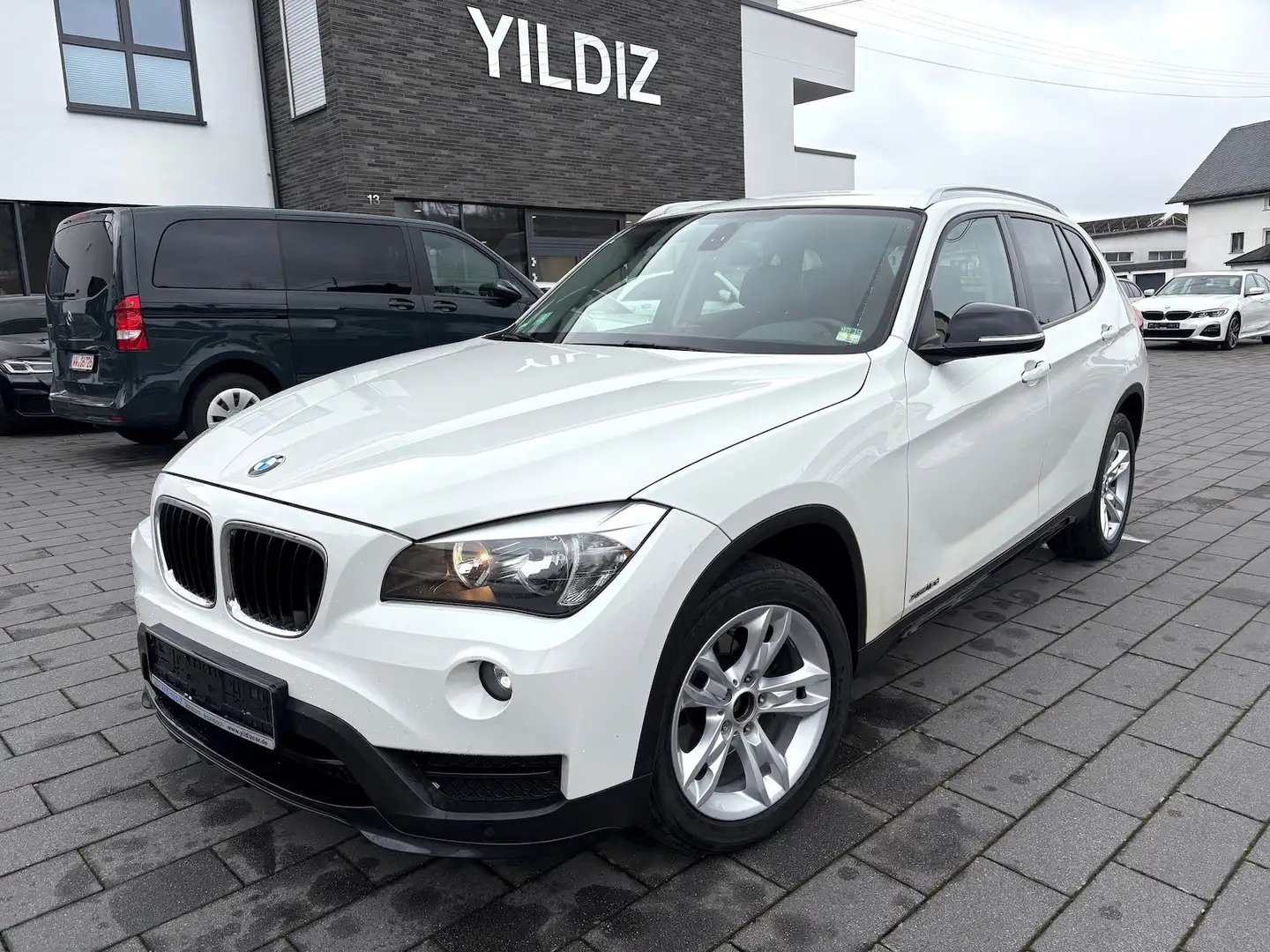 BMW X1 18d xDrive SPORTLINE * NAVI * SCHECKHEFT Fehér - 1