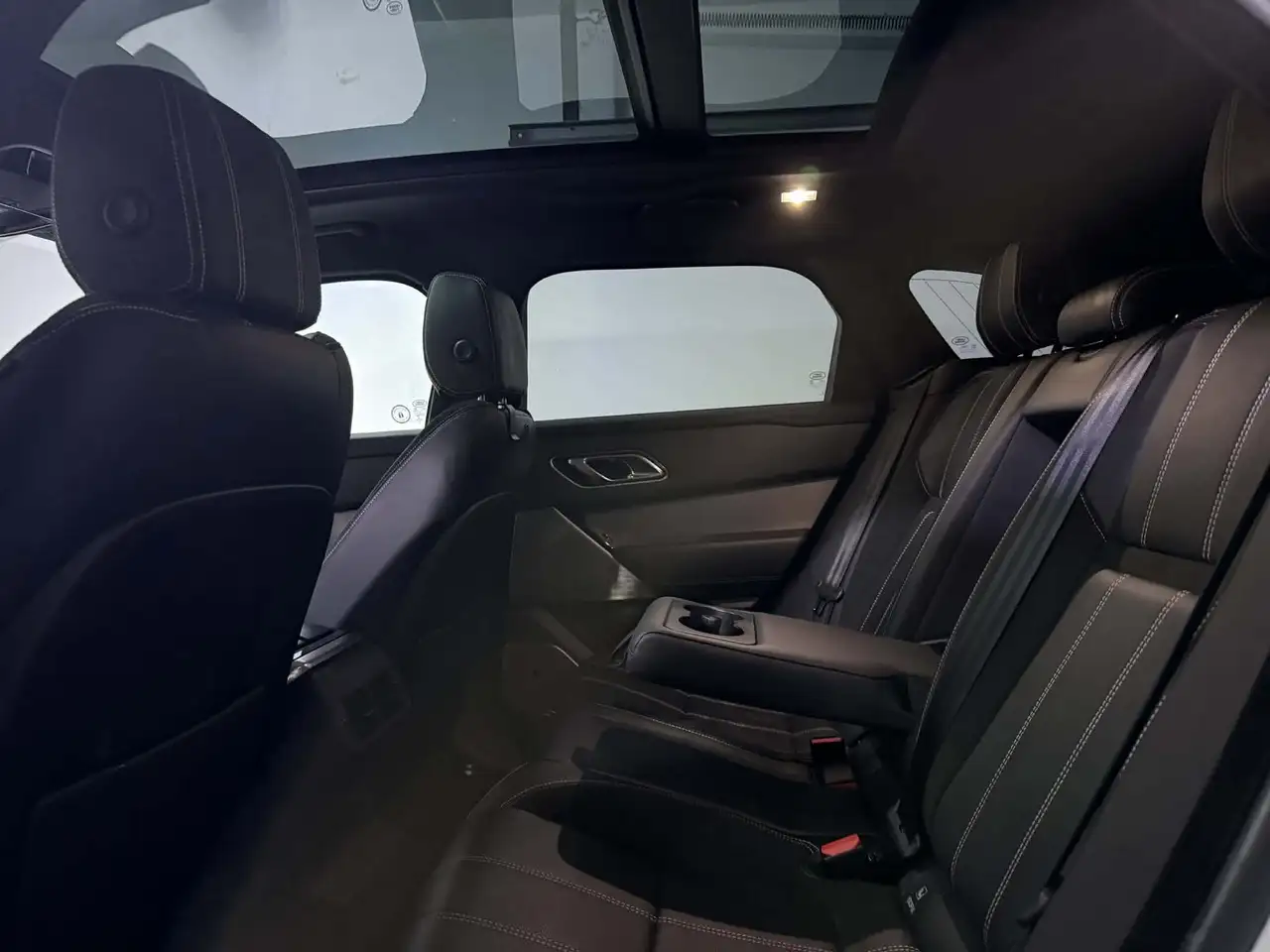 Land Rover Range Rover Velar снимка Land Rover Range Rover Velar