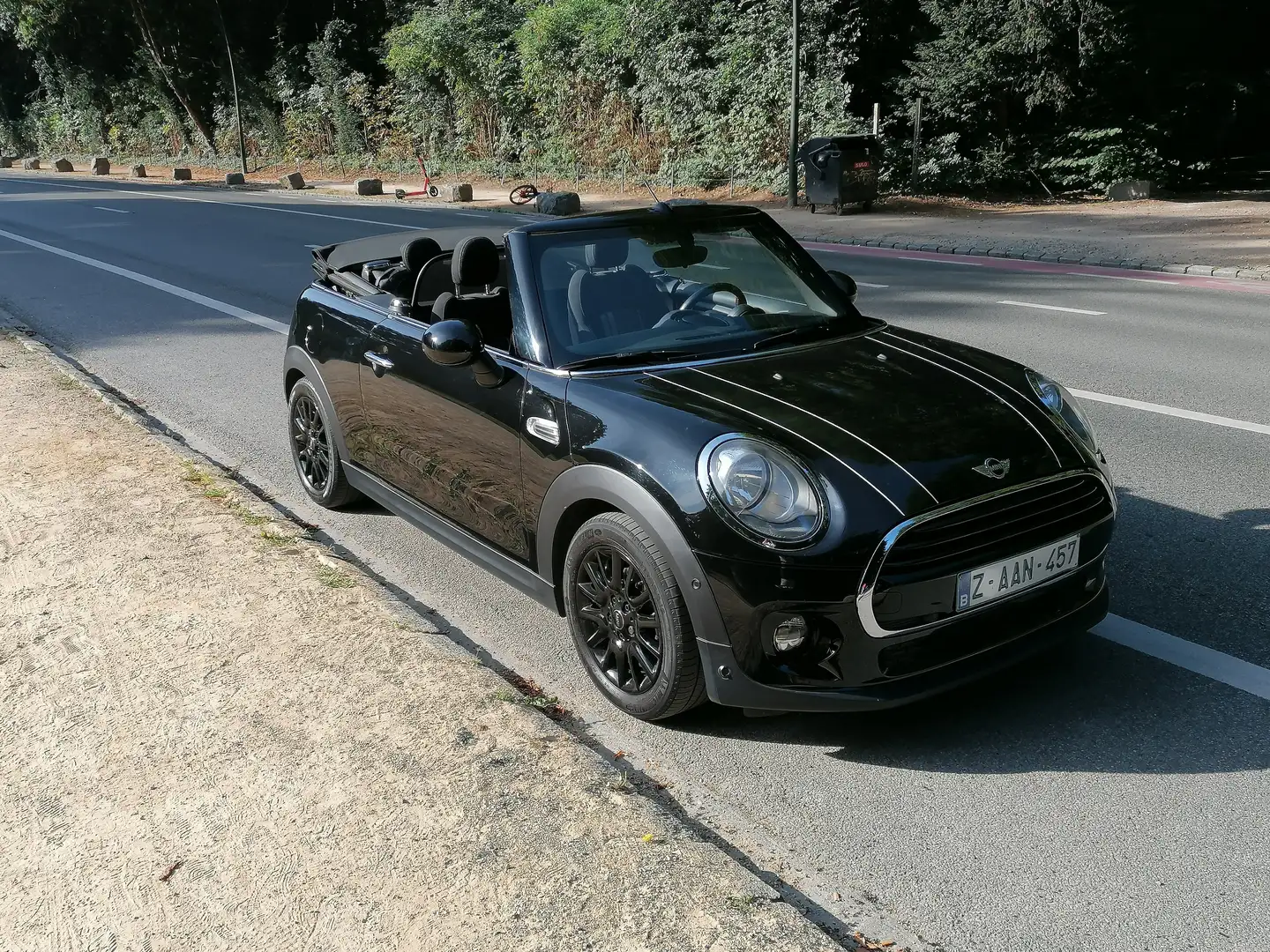 MINI Cooper Cabrio JCW Interior Pack & Navigation System Noir - 2