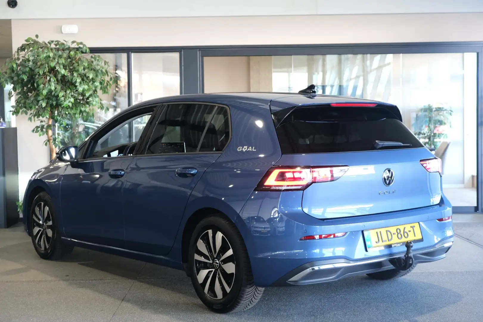 Volkswagen Golf 8.5 1.5 eTSI DSG 150pk Goal Navi ACC CAM Led Trekh Blauw - 2