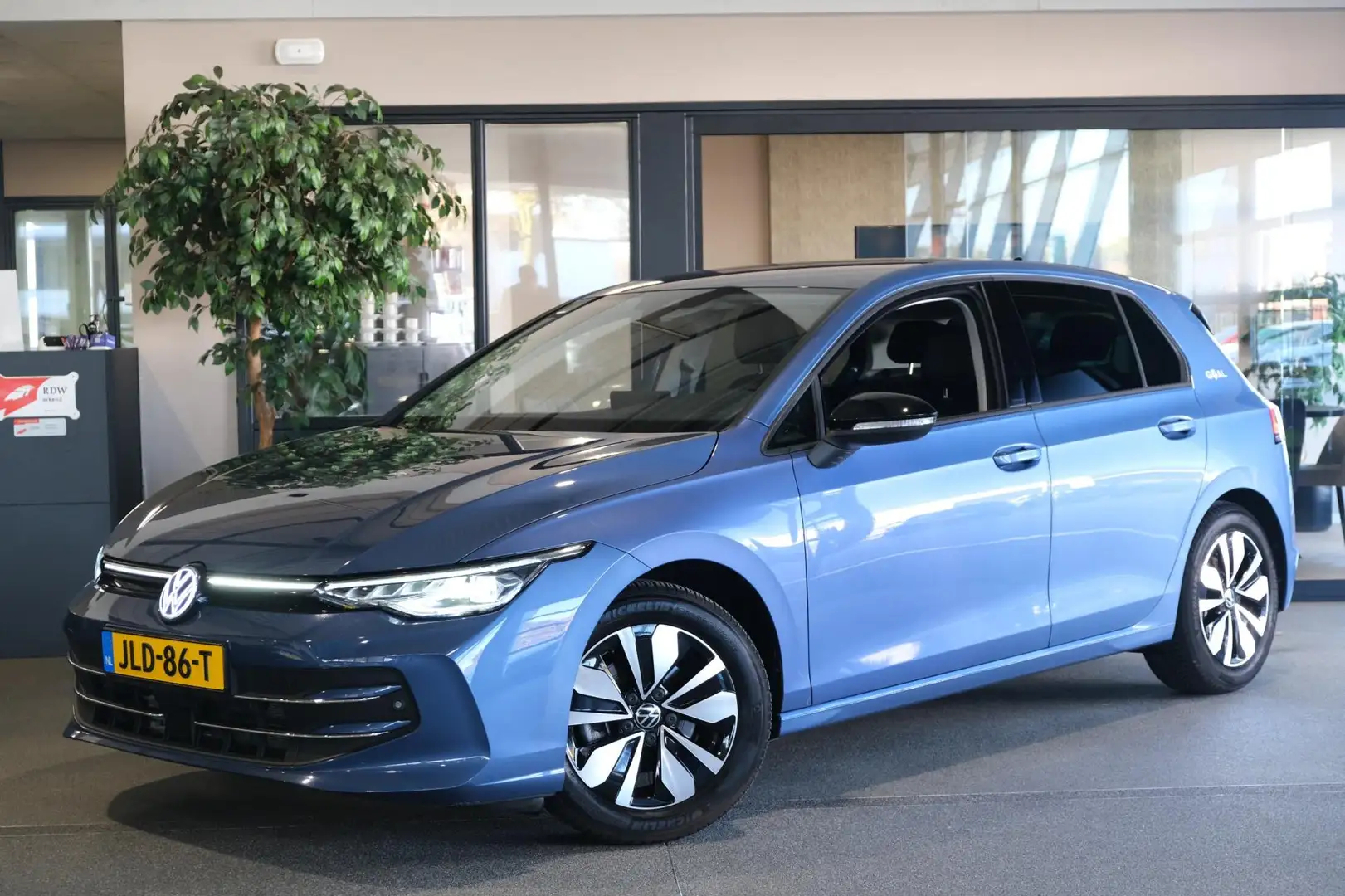 Volkswagen Golf 8.5 1.5 eTSI DSG 150pk Goal Navi ACC CAM Led Trekh Blauw - 1