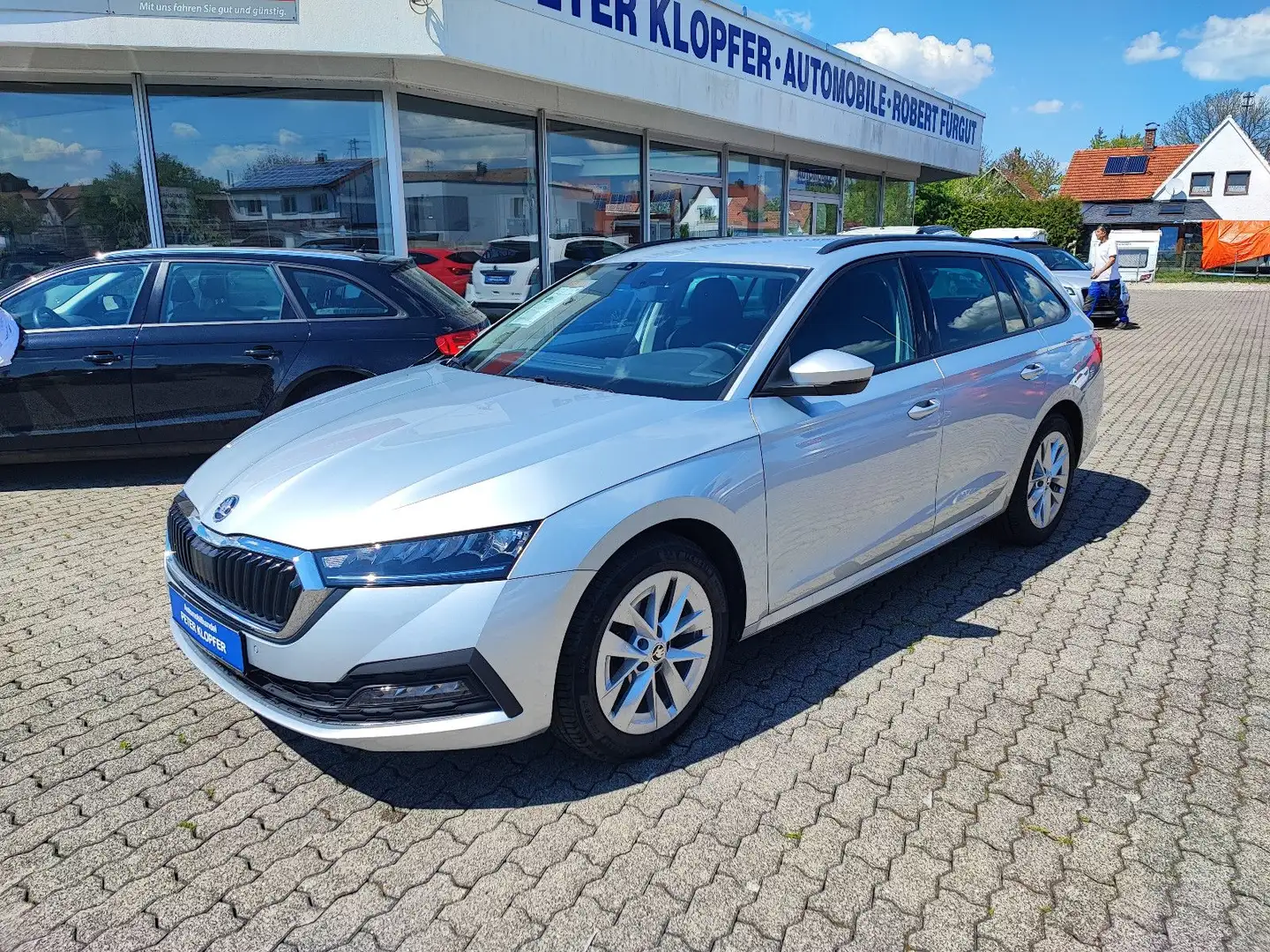 Skoda Octavia 2,0 TDi Aut/LED/Nav/Standhzg/1.Hd Silber - 1