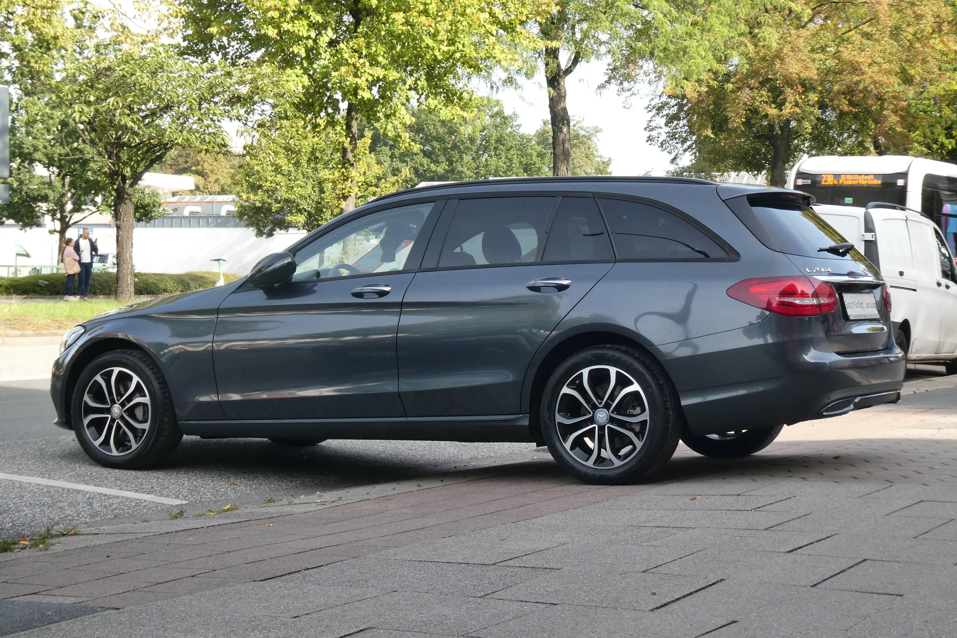 Mercedes-Benz C 250 T CDI 7G-TRONIC Avantgarde 1.Hand — photo 3