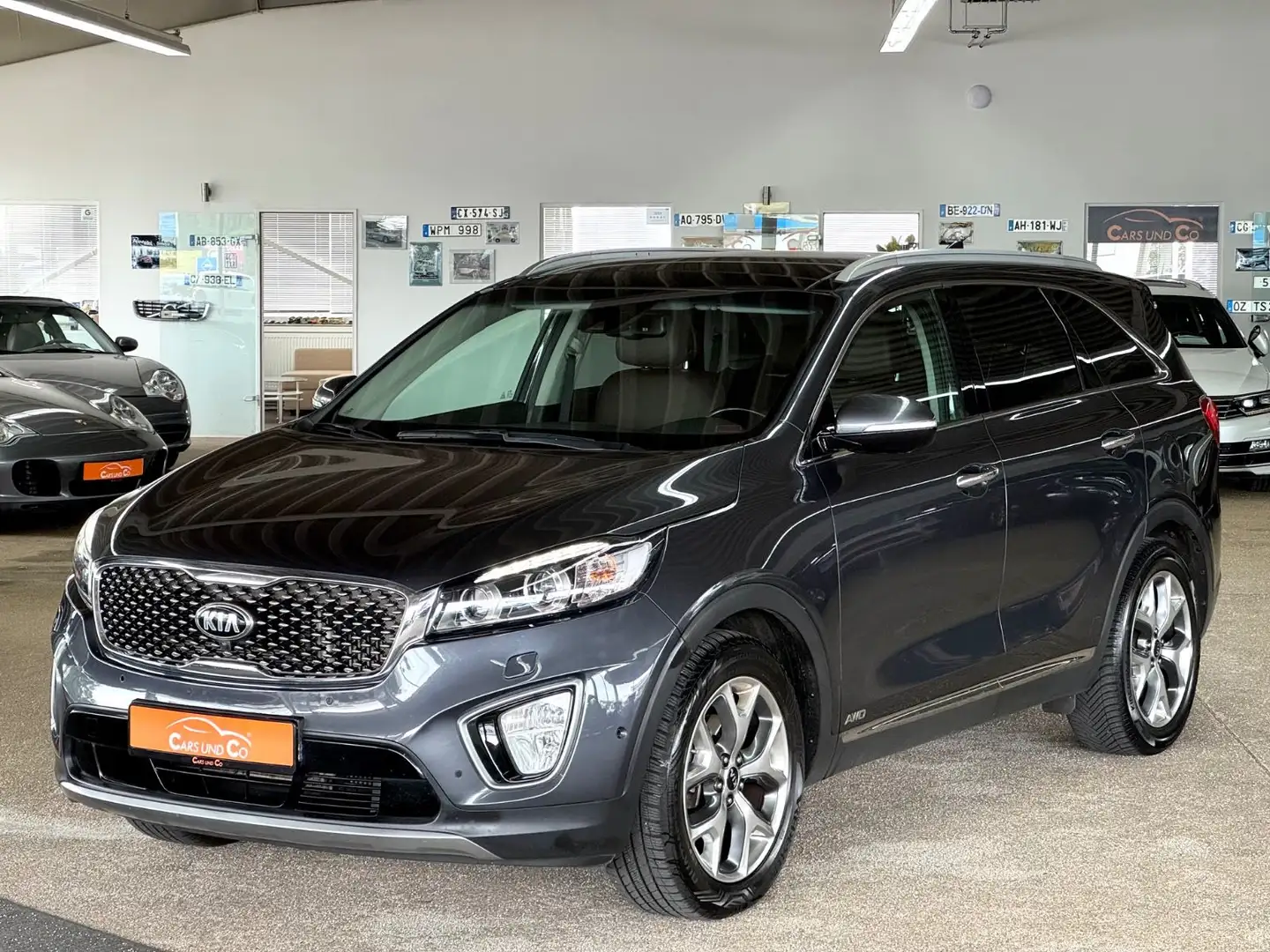 Kia Sorento Platinum Edit. 4WD STHZ*ACC*PANO*AHK*19% Gris - 1