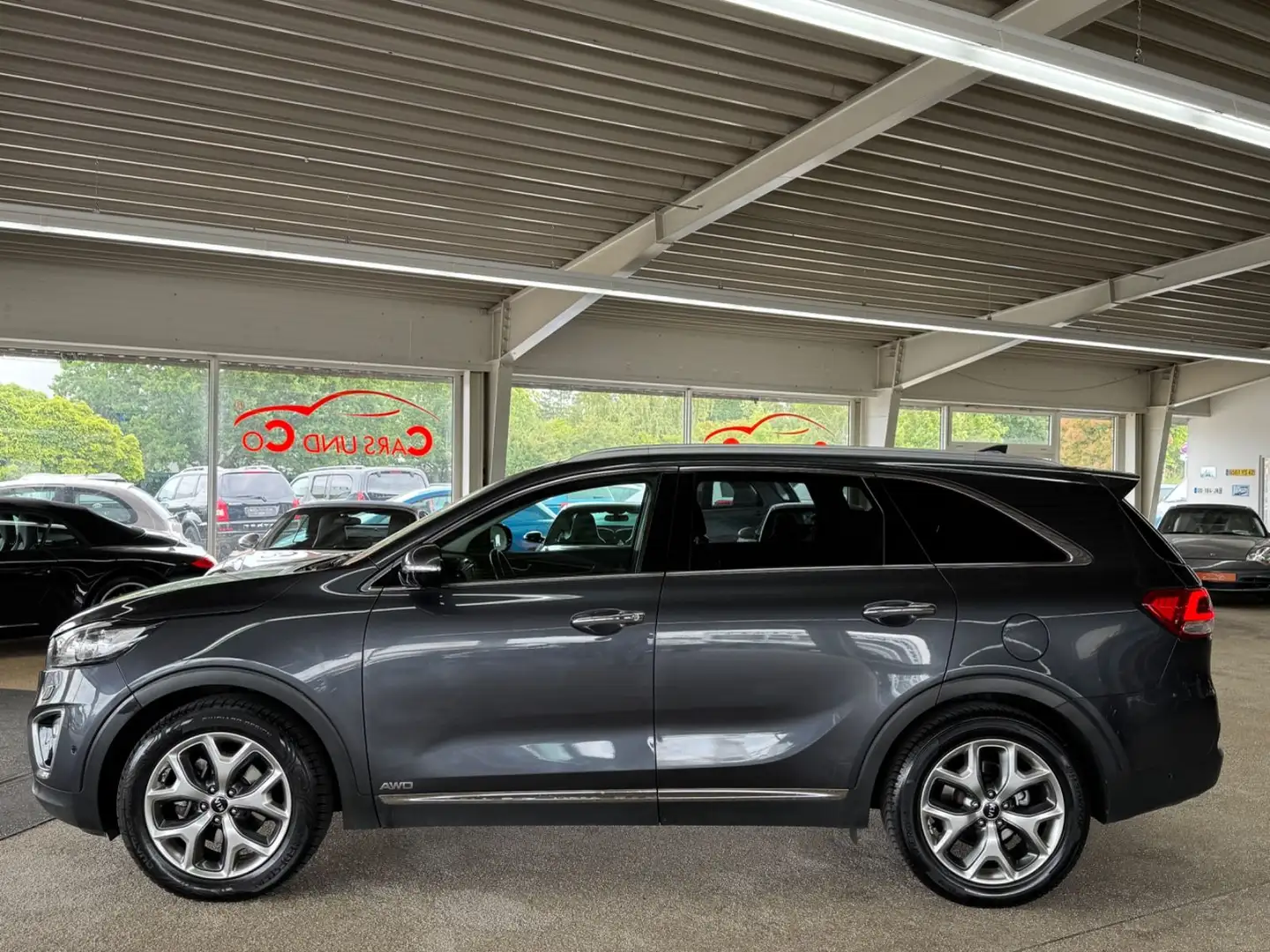 Kia Sorento Platinum Edit. 4WD STHZ*ACC*PANO*AHK*19% Gris - 2