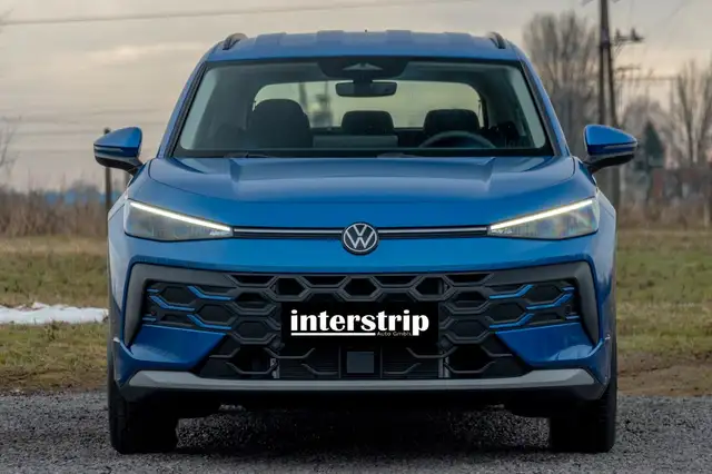 Volkswagen T-Roc view 2