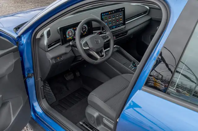 Volkswagen T-Roc view 10
