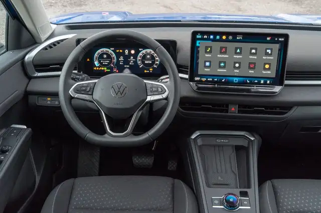 Volkswagen T-Roc view 8