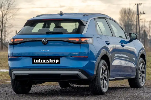 Volkswagen T-Roc view 6