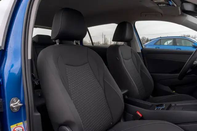 Volkswagen T-Roc view 14
