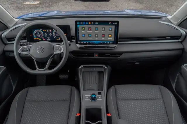 Volkswagen T-Roc view 7