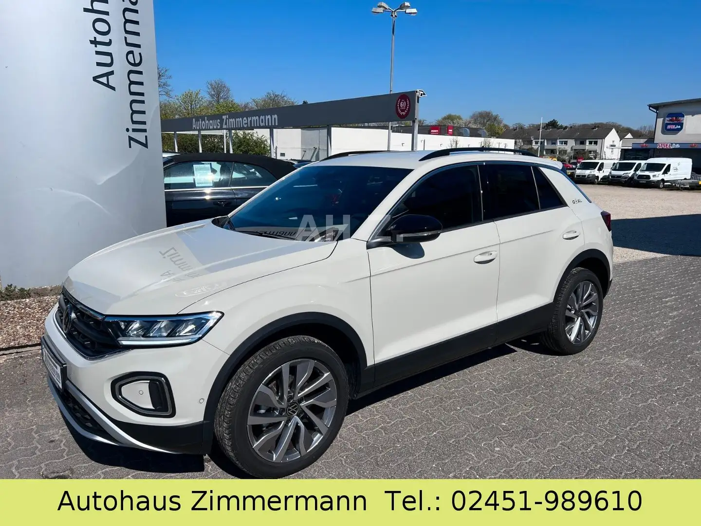 Volkswagen T-Roc 1,5 Goal AHK+18"LMF+KAMERA+ACC+NAVI+SH+LED Grijs - 1