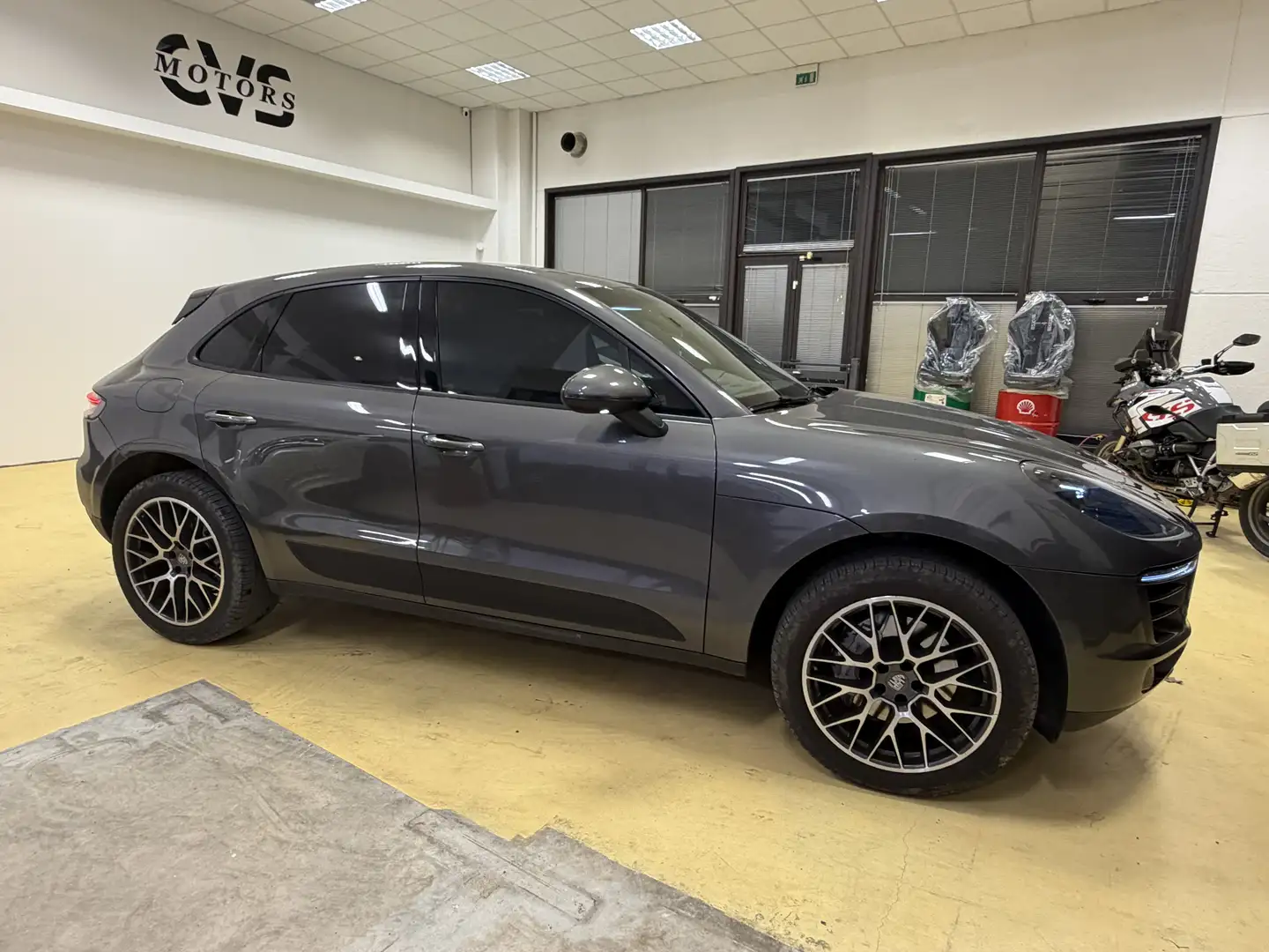 Porsche Macan 3.0d KIT RESTILING CHRONO GARANZIA 12/36 MESI Gris - 1