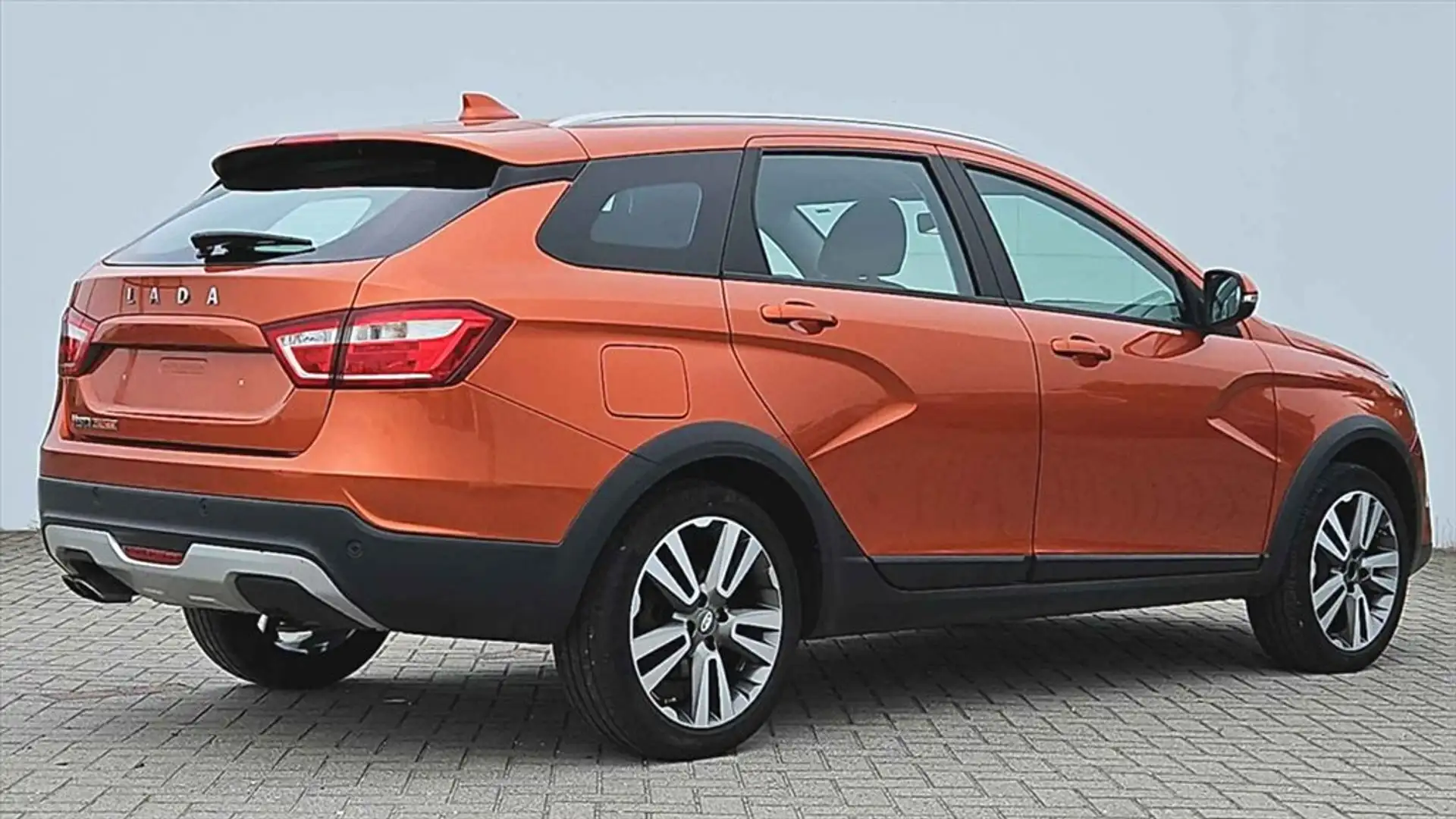 Lada Vesta 1,6 Cross Alu Klimaautomatik PDC Orange - 2
