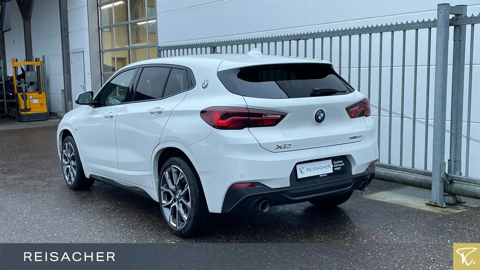 BMW X2 sDrive20i M-Sport DA+ Navi+ HUD RFK eSitz+Mem Weiß - 2