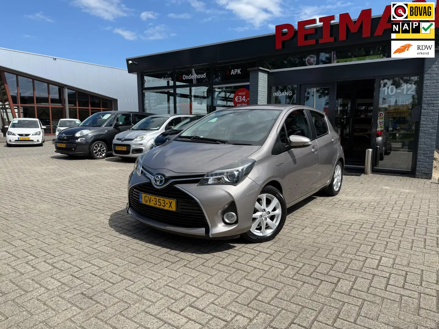 Toyota Yaris 1.5 Hybrid Dynamic Brun - 1