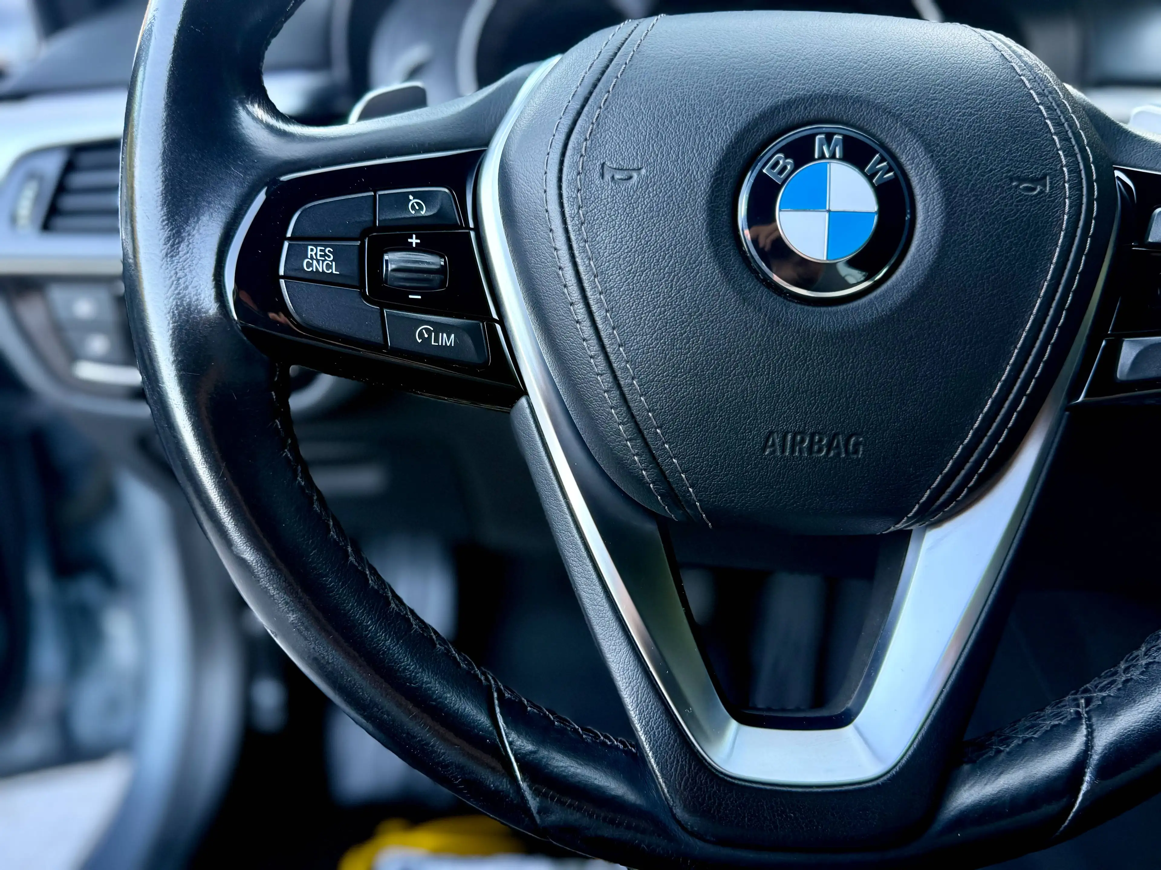 BMW 530 530 e Luxury Line *VOLLLEDER*SPORTSITZE*HUPDISPLAY*360KAMERA*AMBIENTE* — photo 11