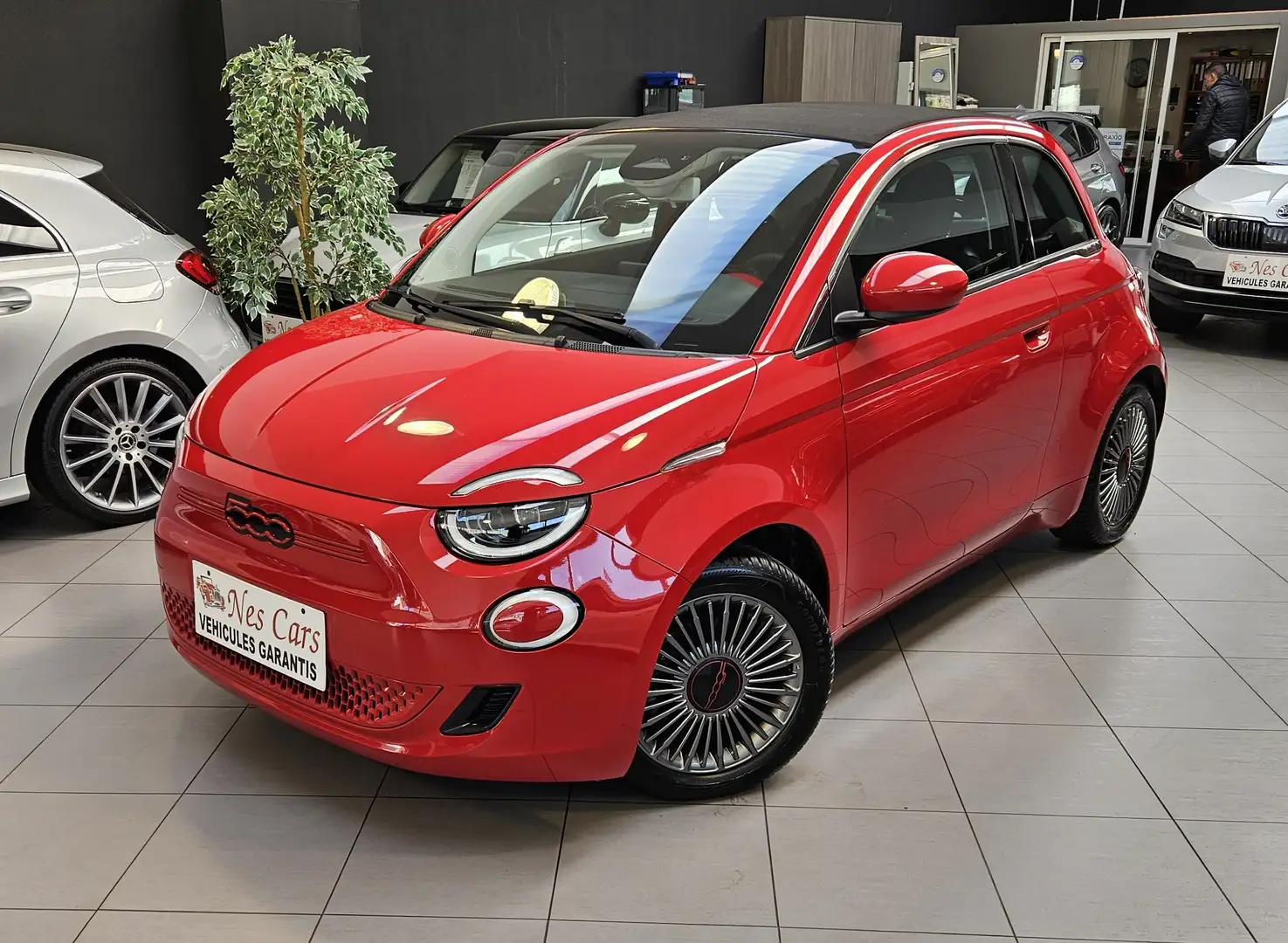 Fiat 500C e-500 42 kWh RED 305 KM AUTONOMIE,GPS,GARANTIE 1AN Rood - 1