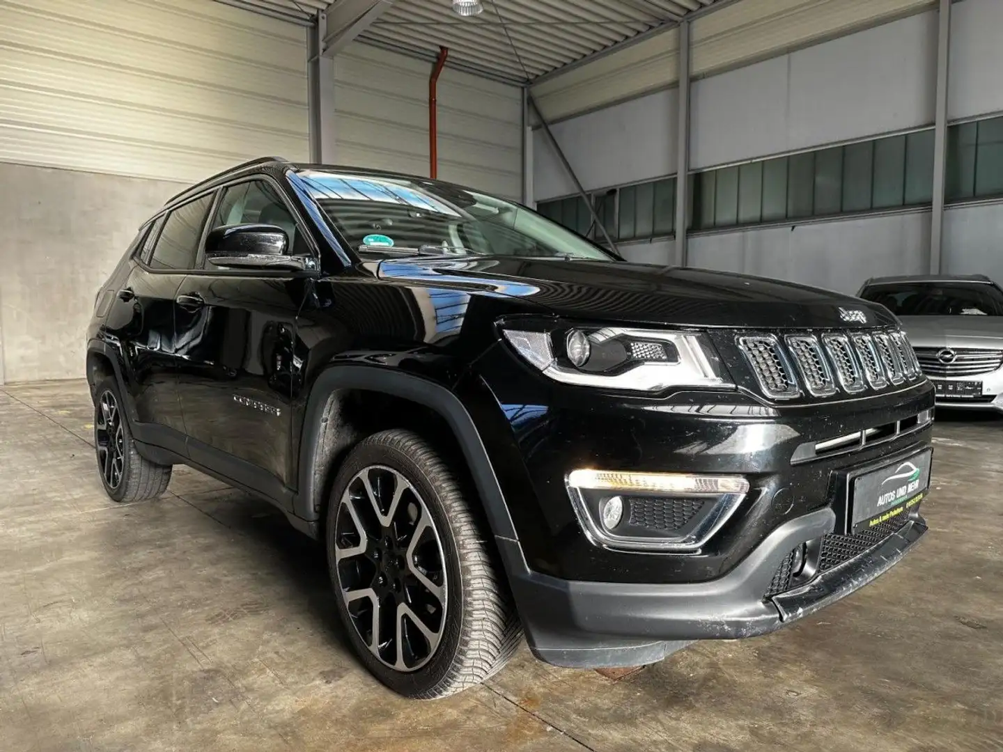 Jeep Compass Limited 4WD Klima Xenon Navi Leder Schwarz - 2