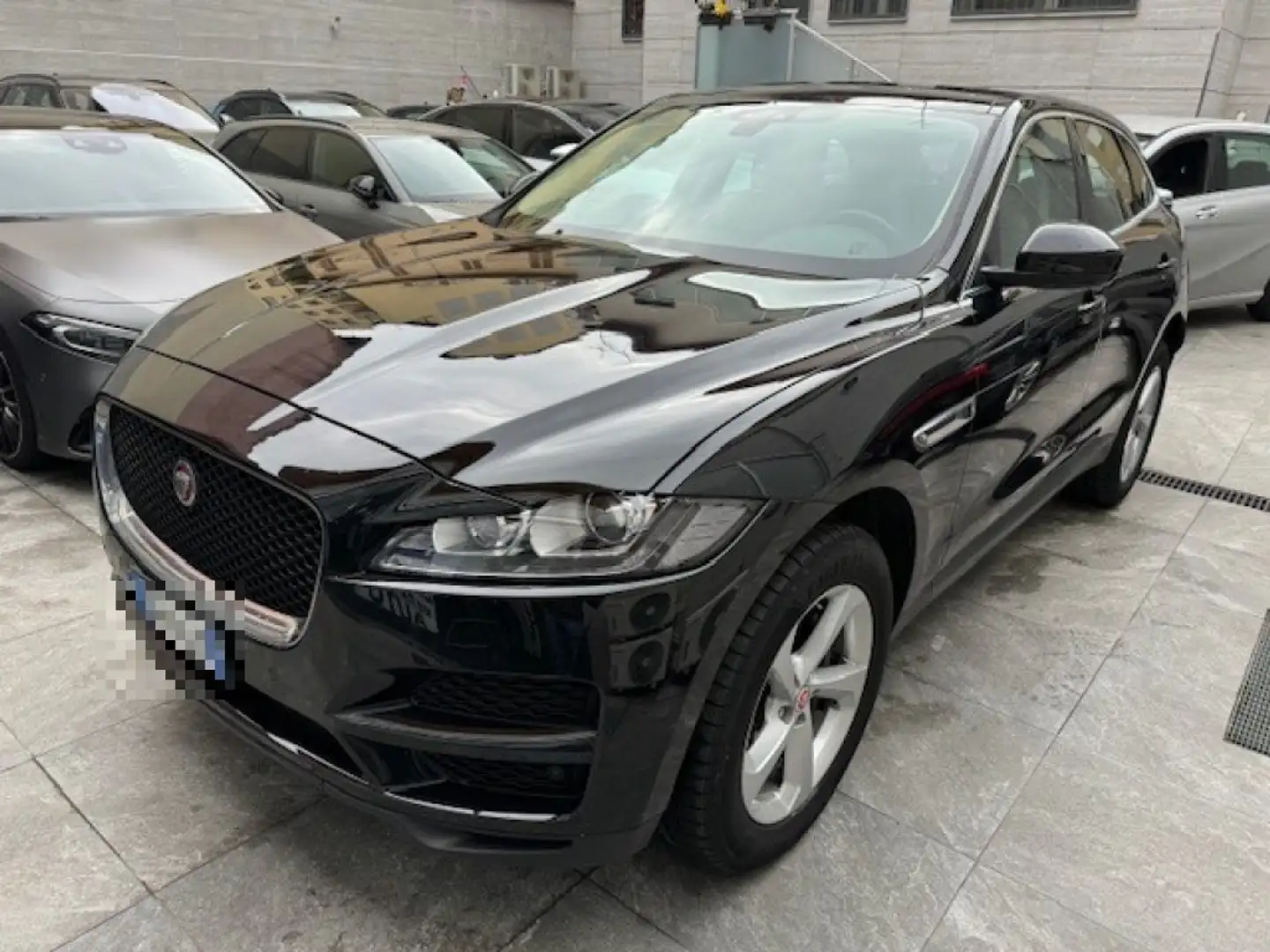 Jaguar F-Pace 2.0 D 180 CV aut. Prestige Negro - 1