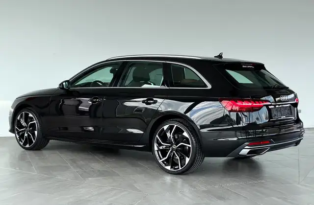 Audi A4 view 10