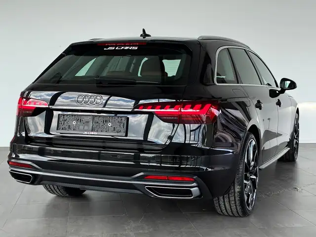 Audi A4 view 14