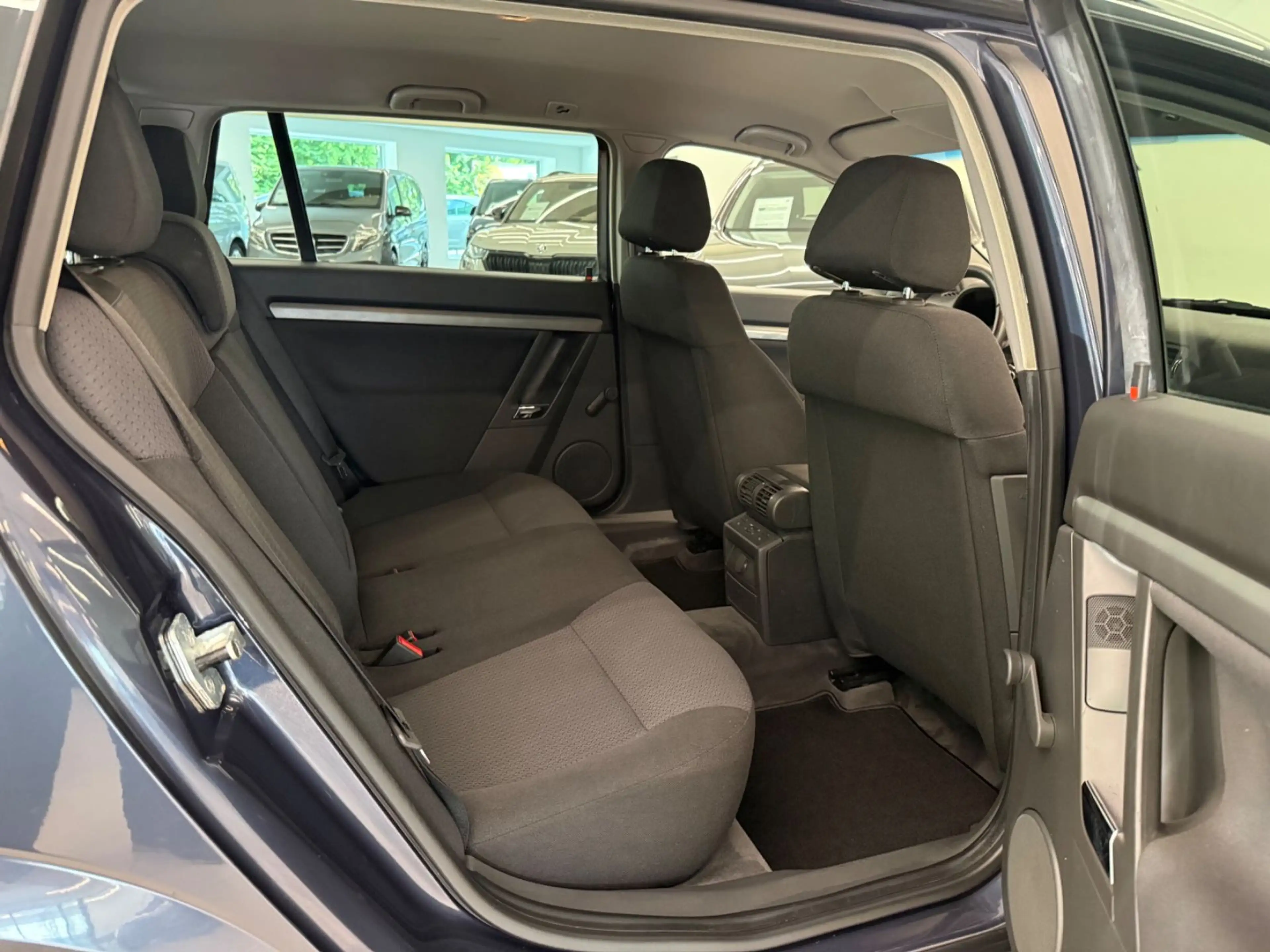 Opel Vectra C Caravan 2.2 Edition Navi Klima AHK — photo 11