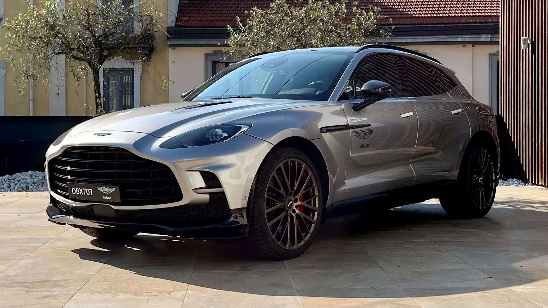 Aston Martin DBX DBX707 4.0 auto MY25 Gri - 1
