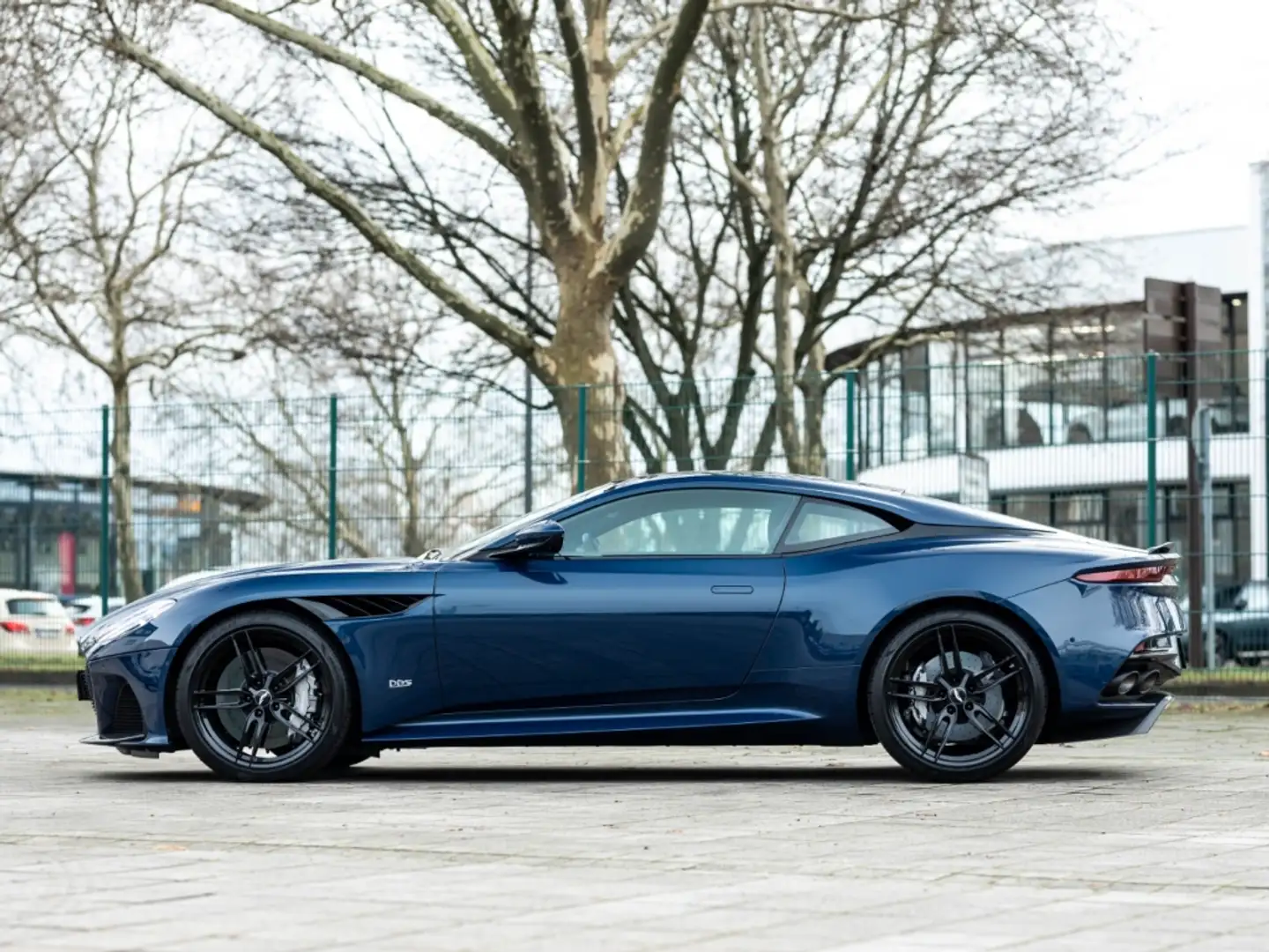 Aston Martin DBS Coupe - Q Seychelles Blue - Alcantara Black Blau - 2